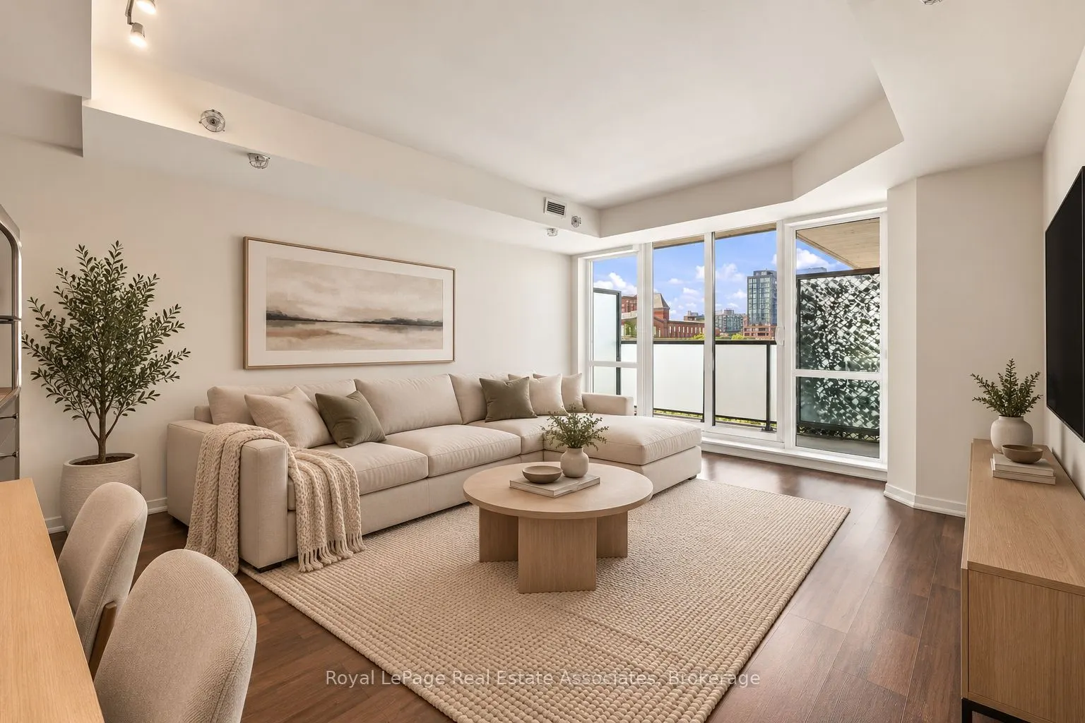 20 Joe Shuster Way #416