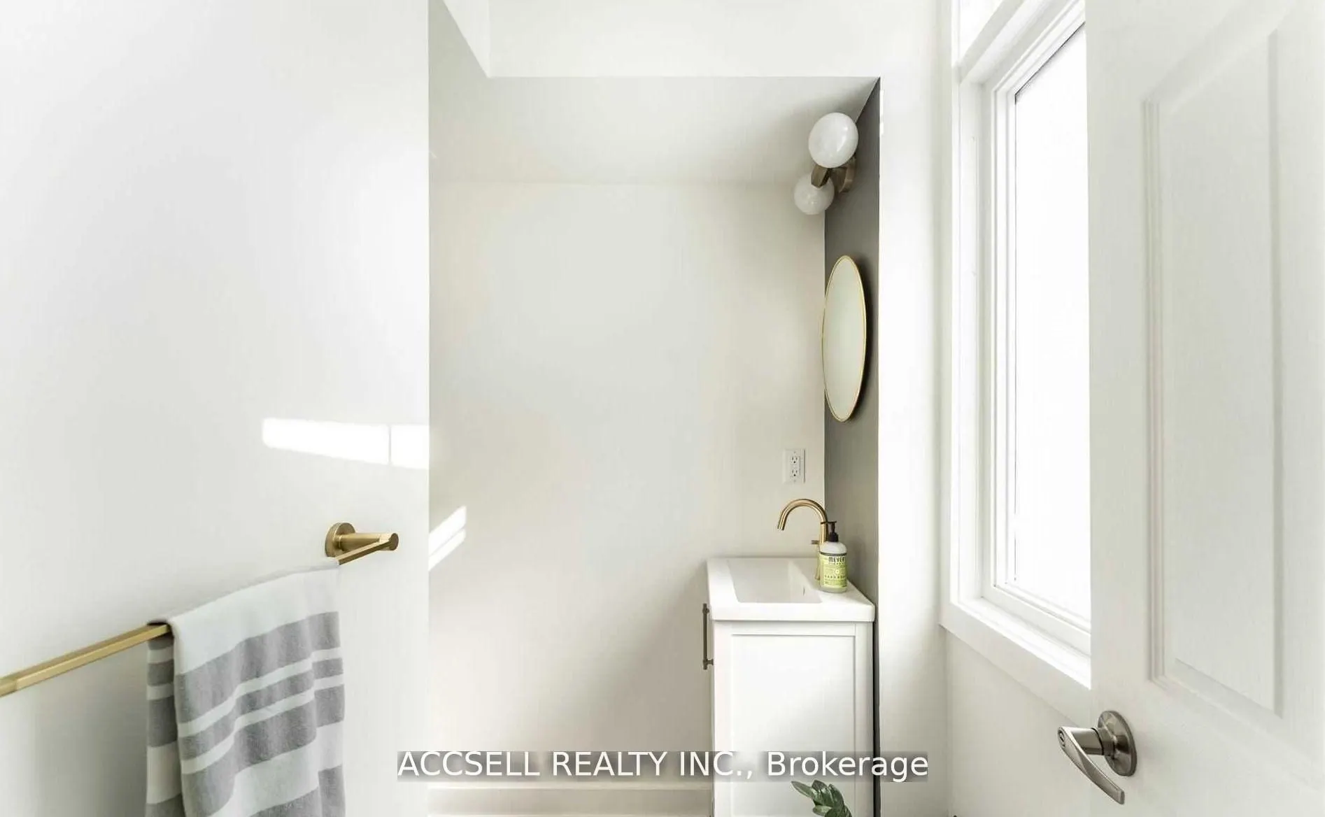 3400 Lake Shore Boulevard W #229