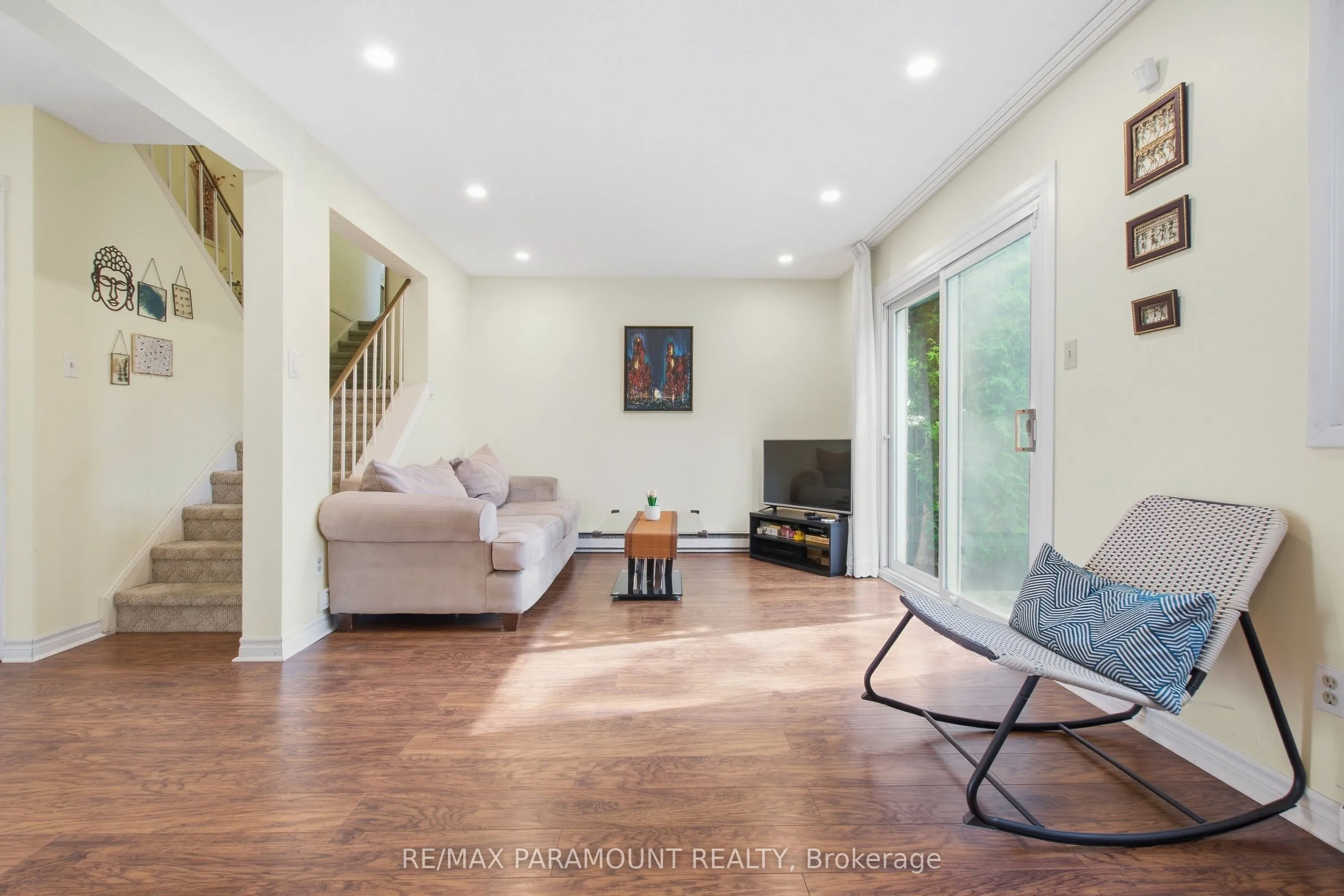 16 Gleneaden Court