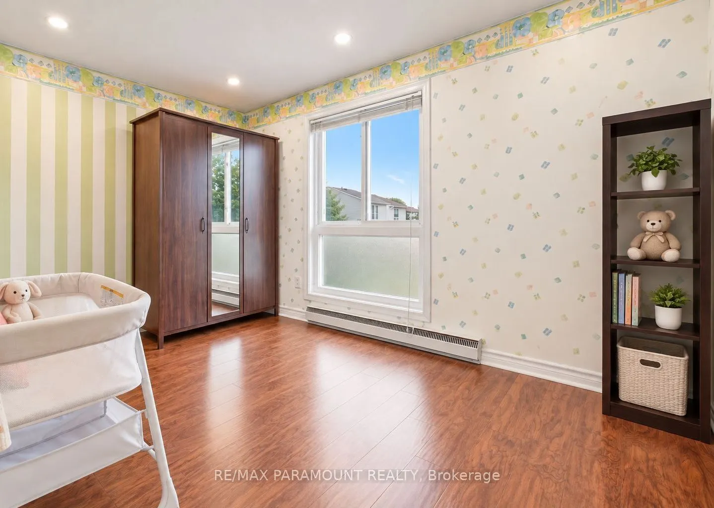 16 Gleneaden Court