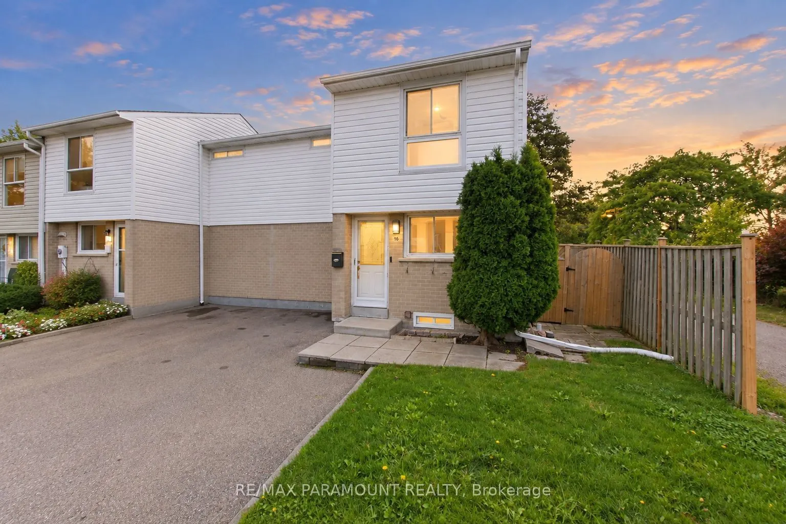 16 Gleneaden Court