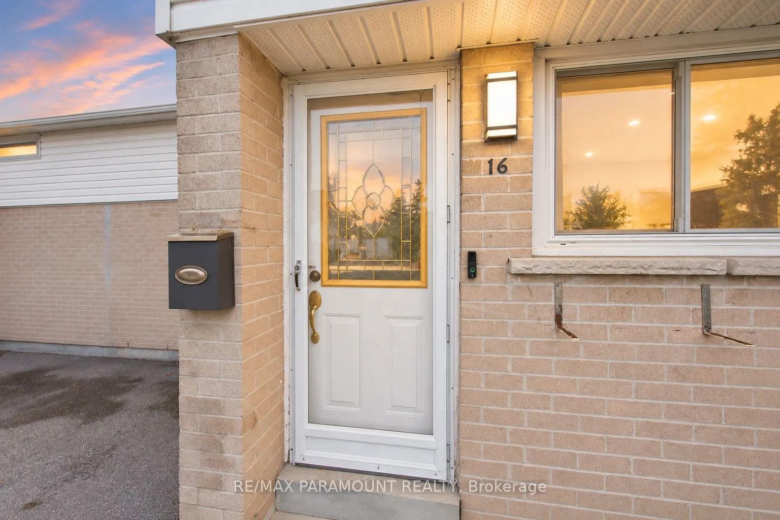 16 Gleneaden Court