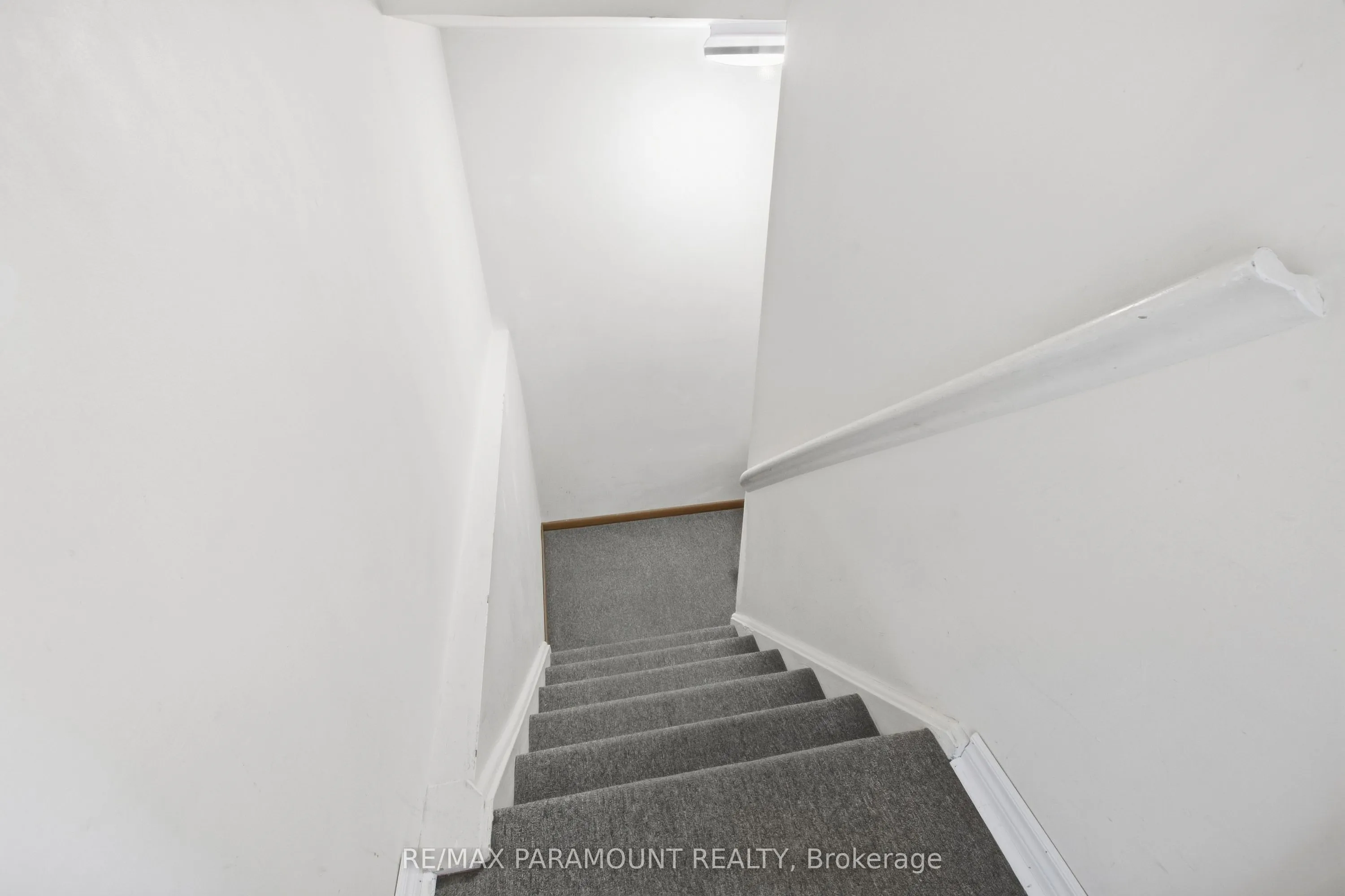 16 Gleneaden Court