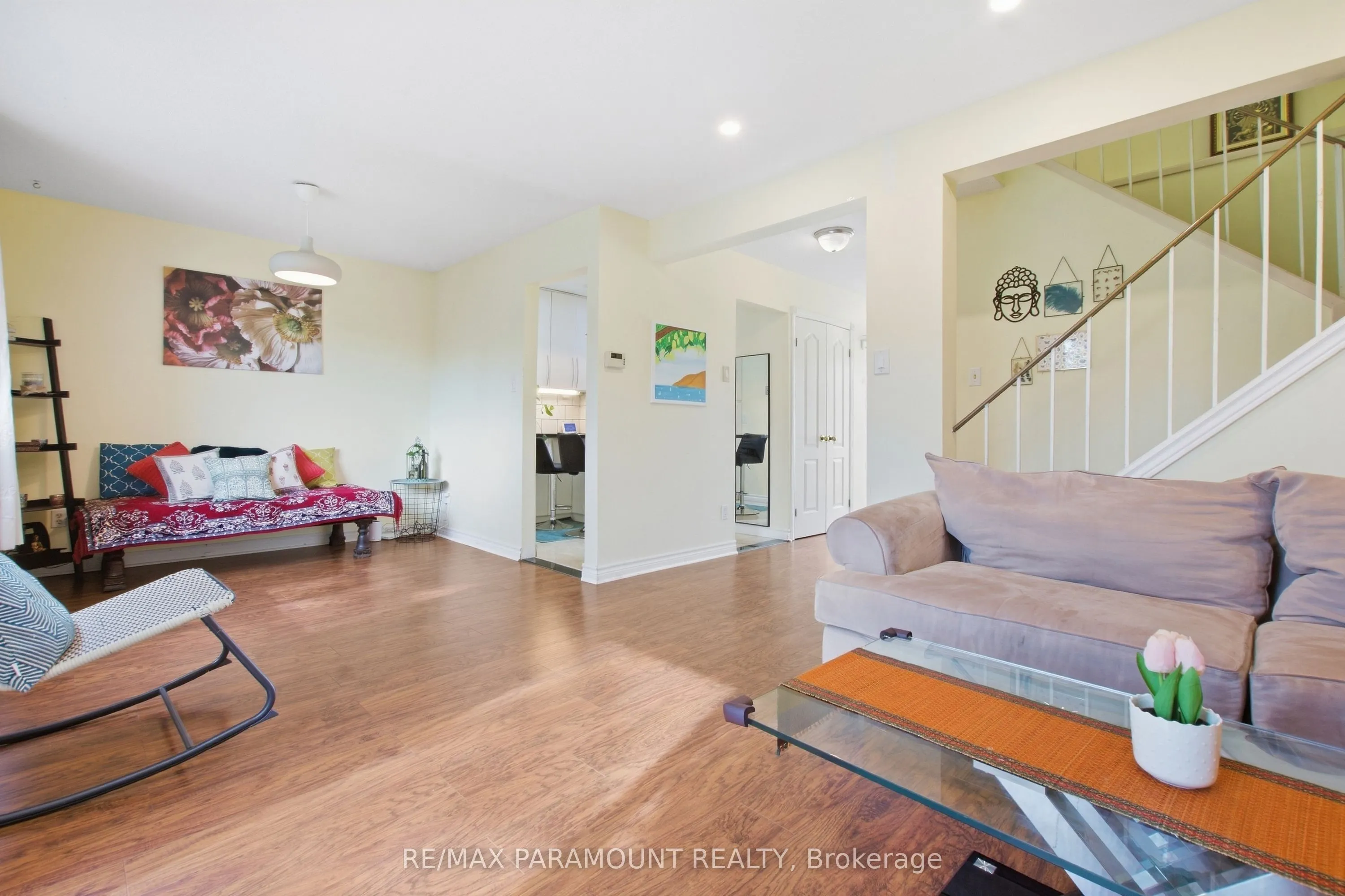 16 Gleneaden Court