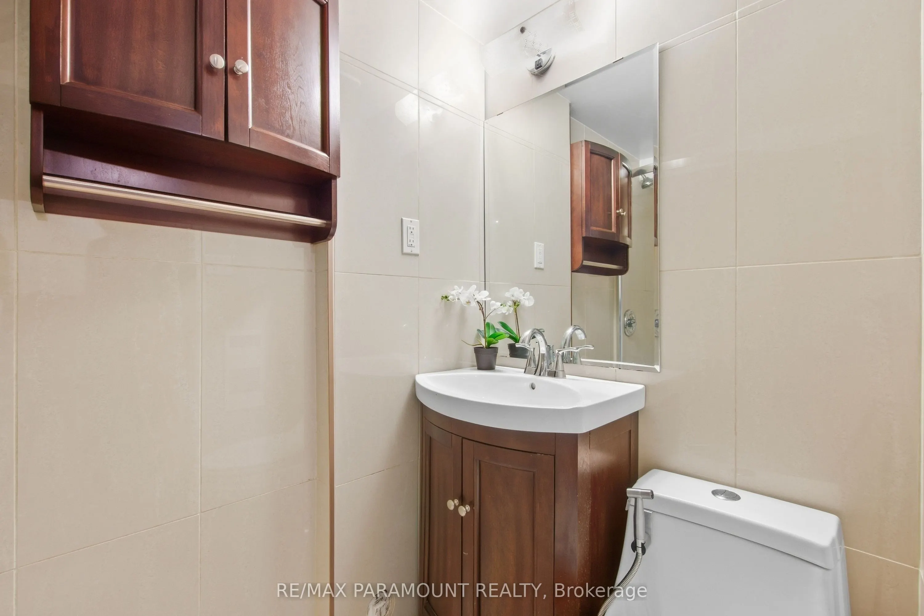 16 Gleneaden Court