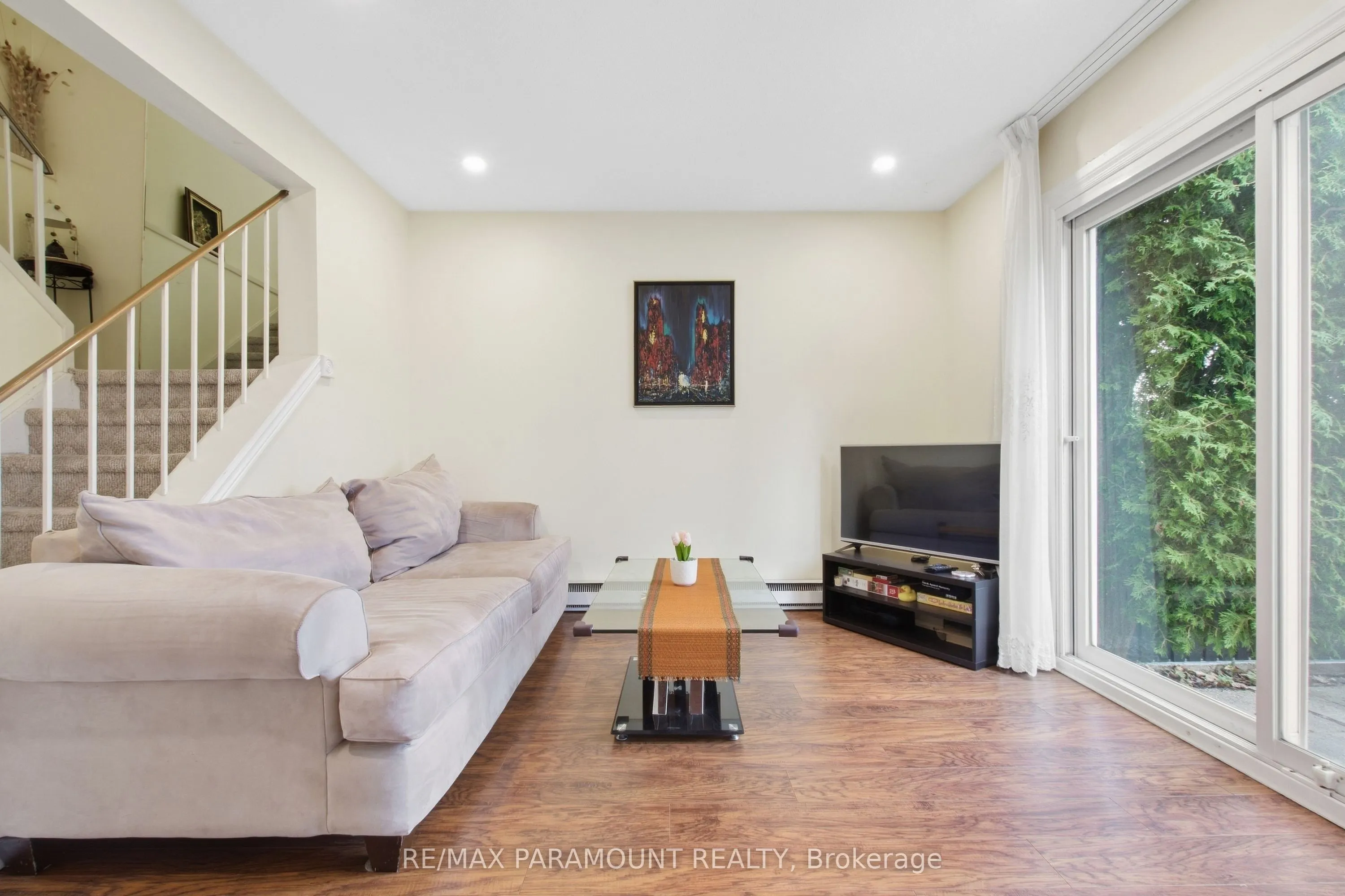 16 Gleneaden Court