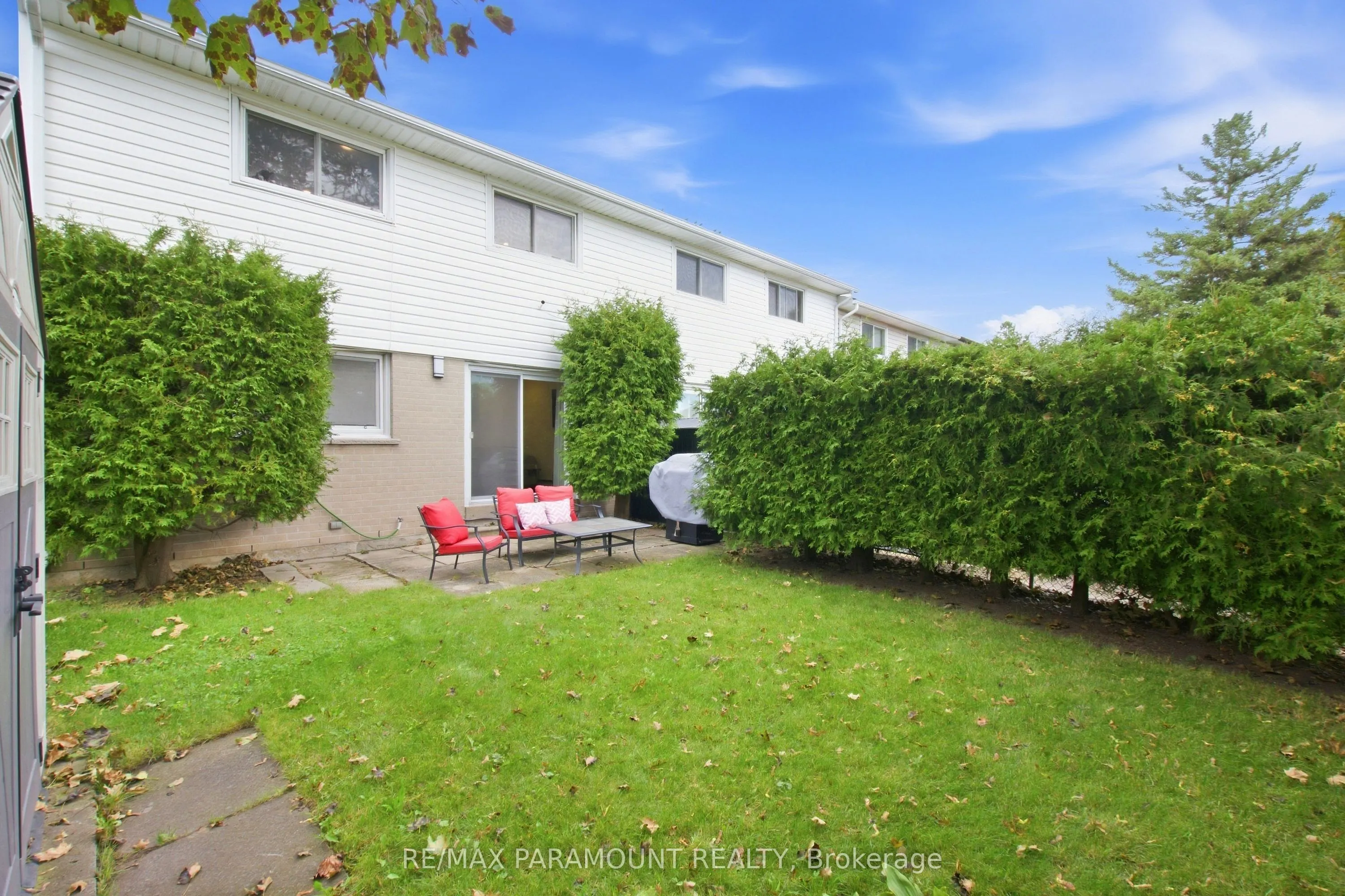 16 Gleneaden Court