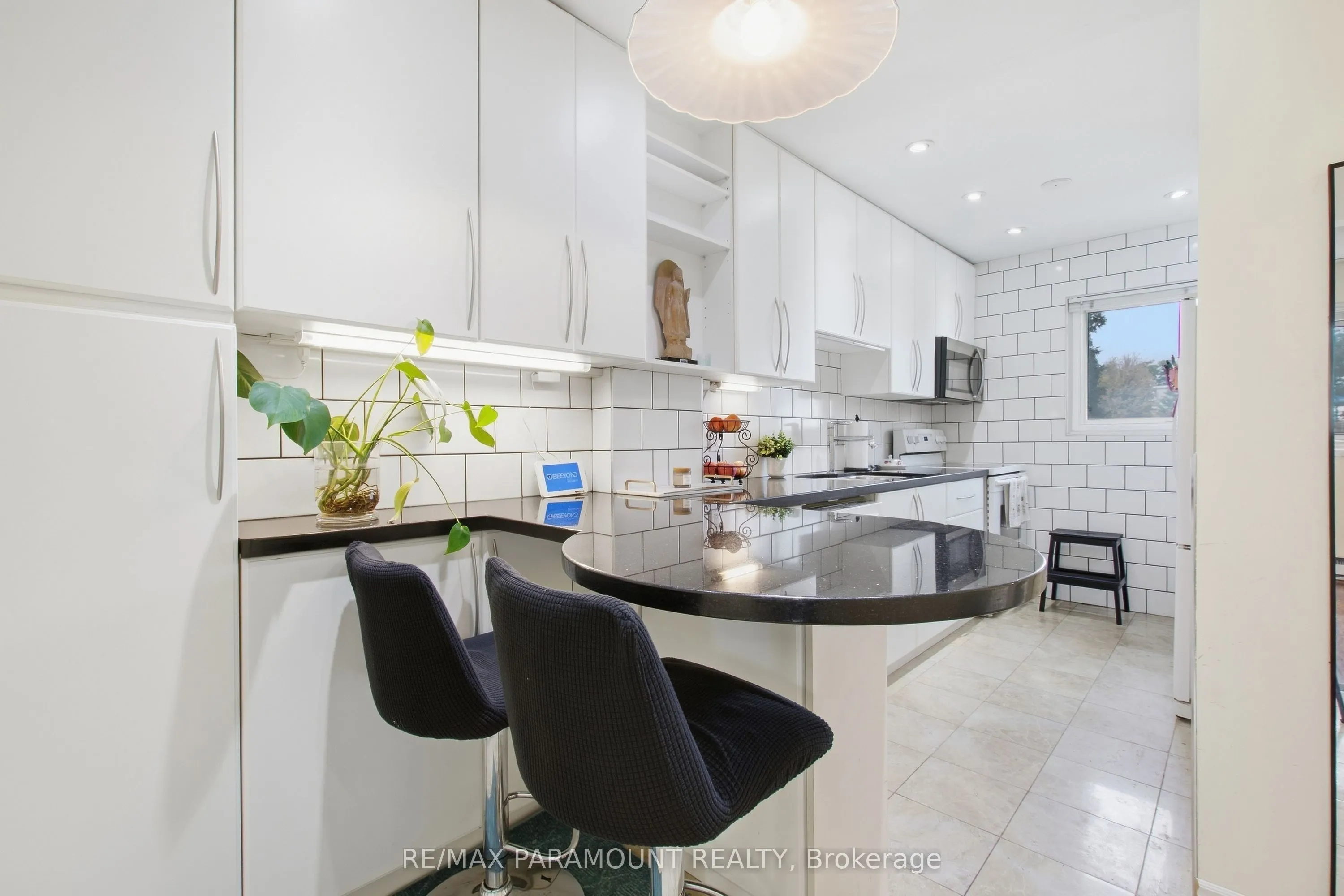 16 Gleneaden Court