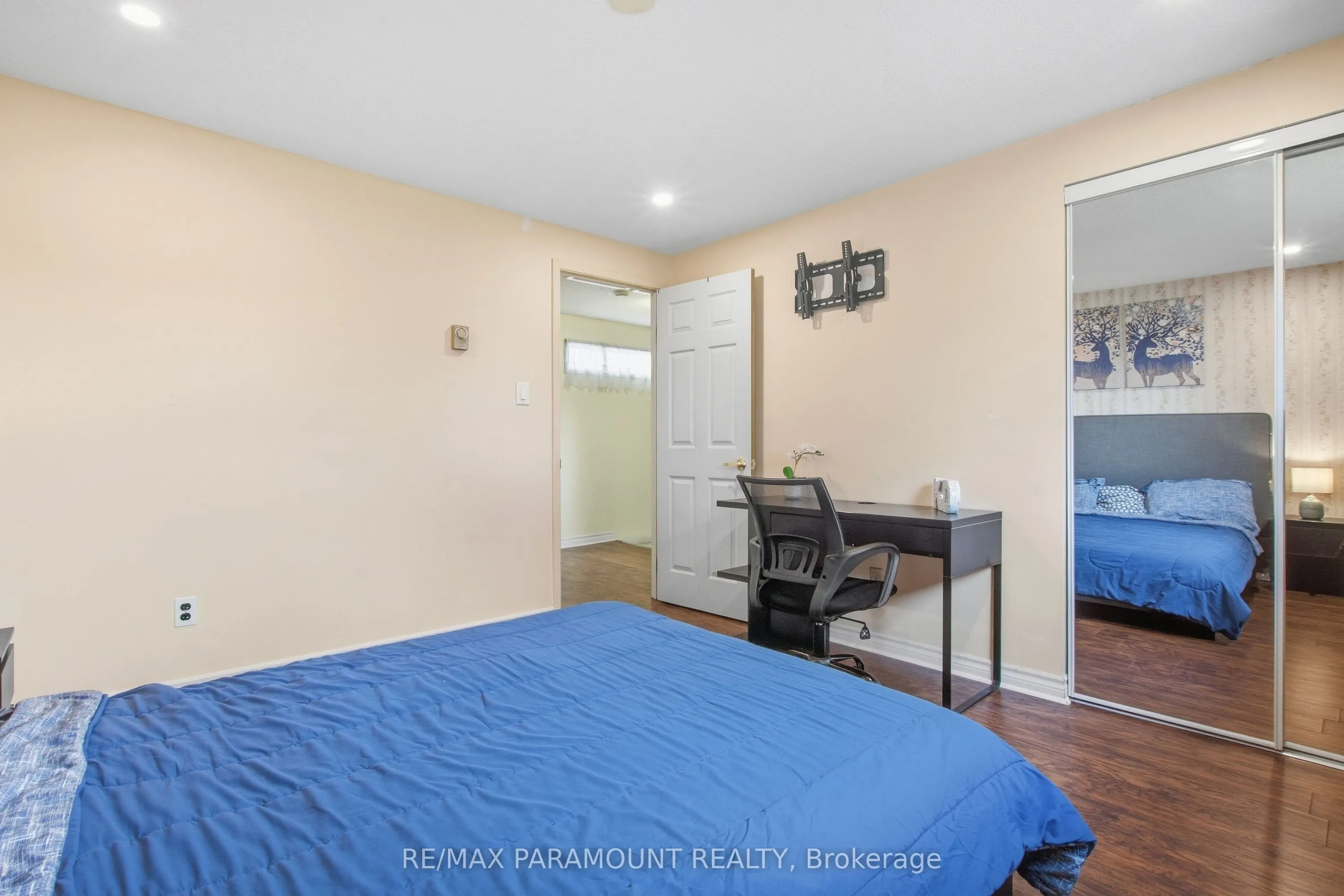 16 Gleneaden Court