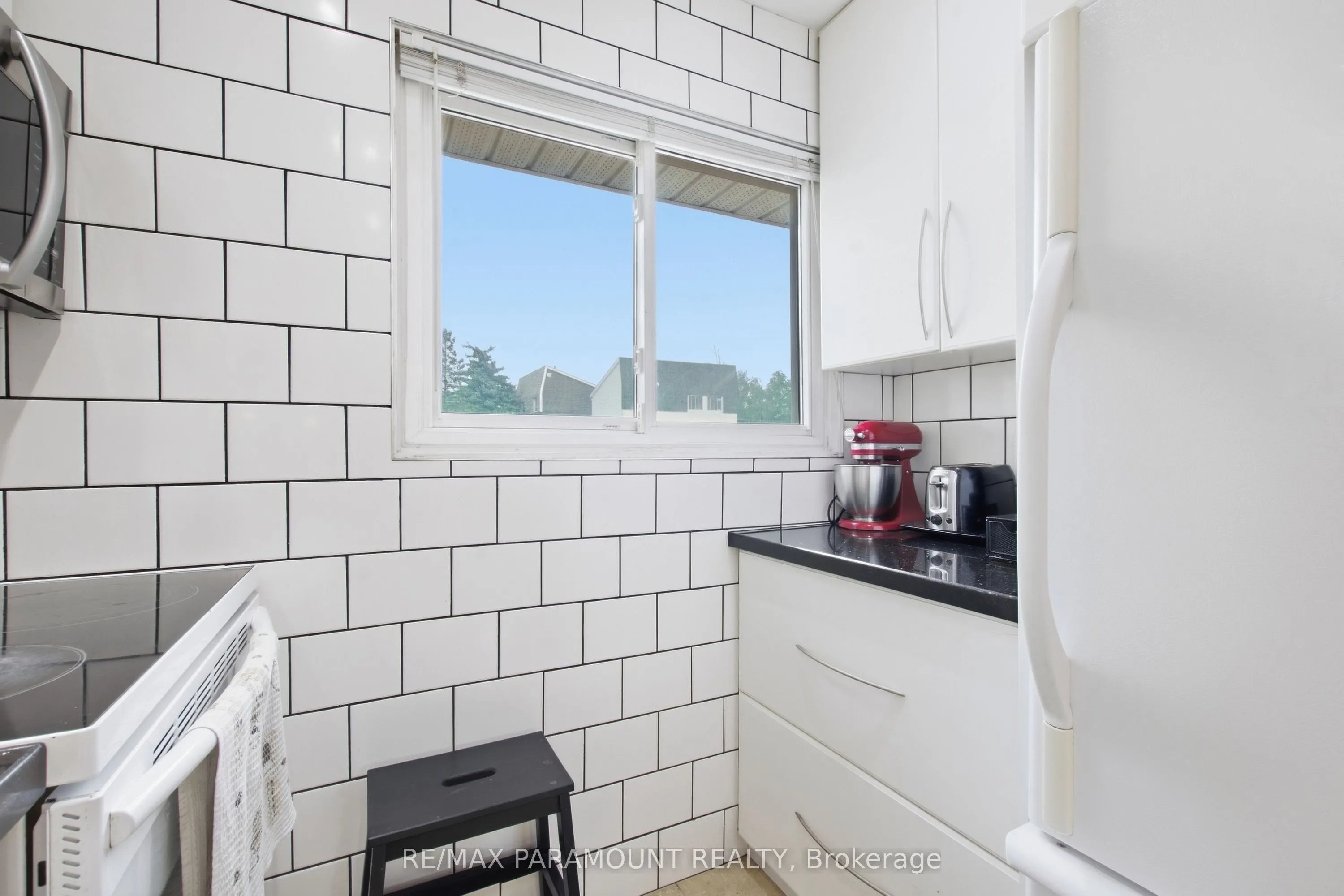 16 Gleneaden Court