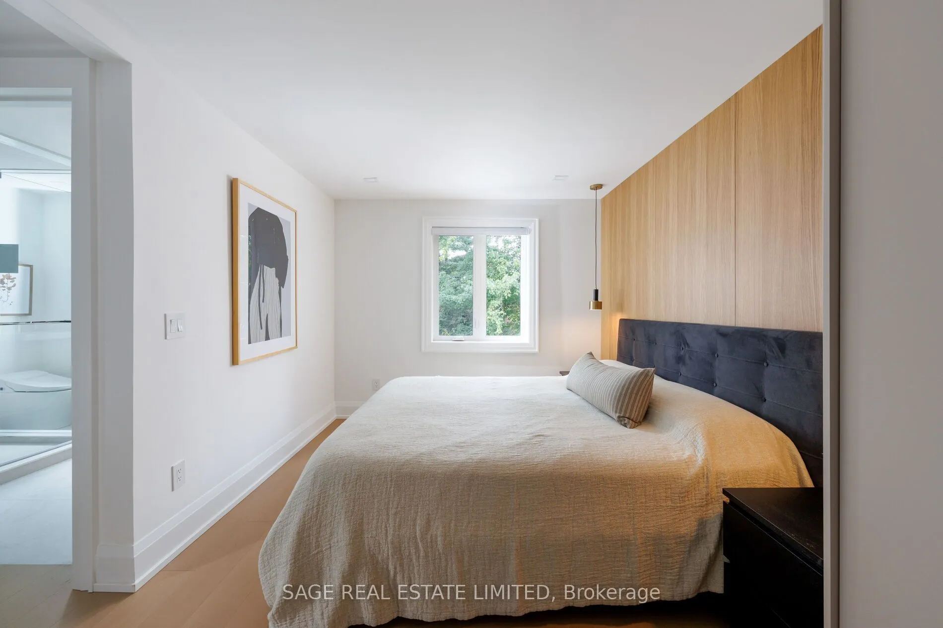 872 Royal York Road