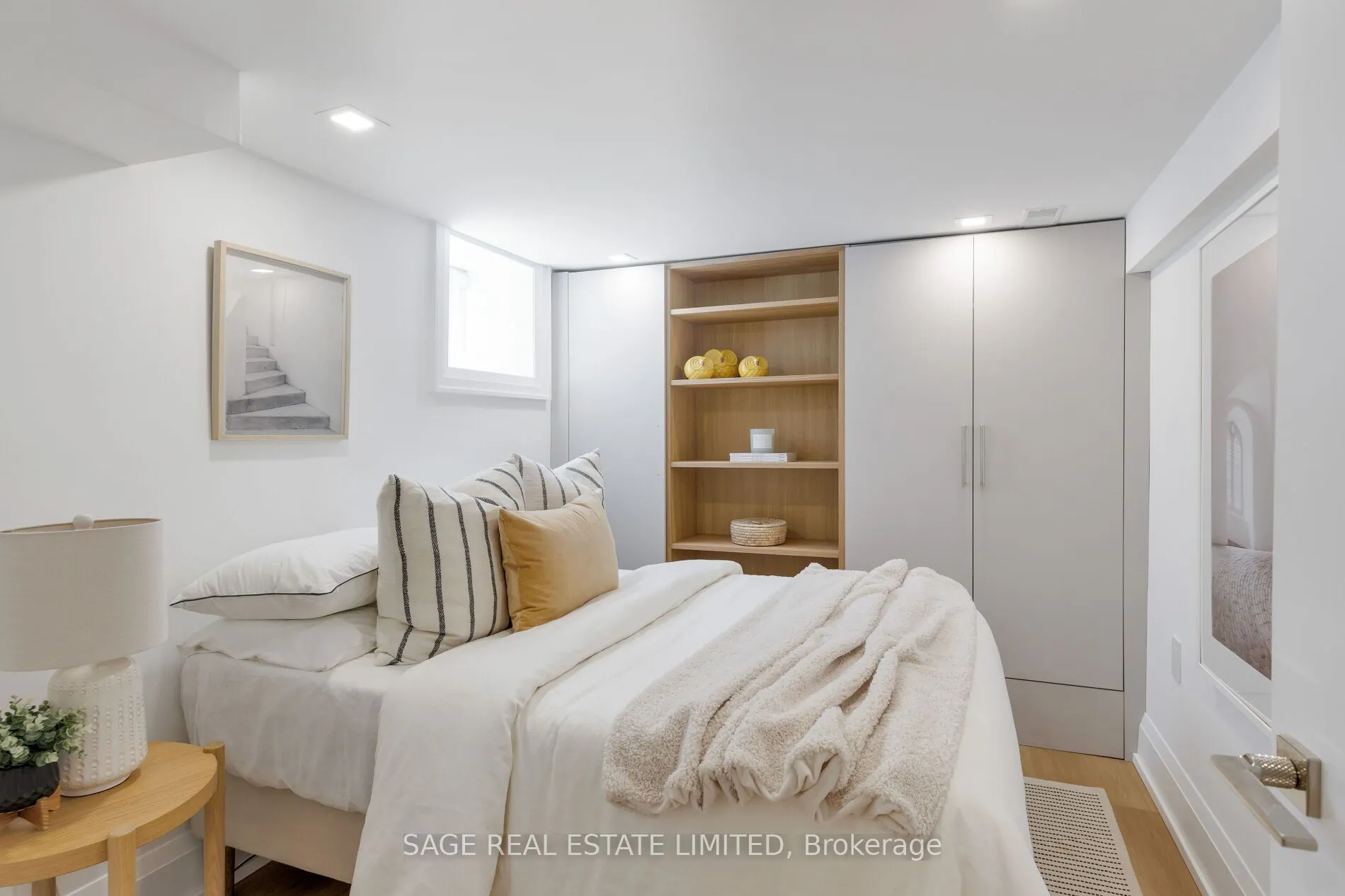 872 Royal York Road