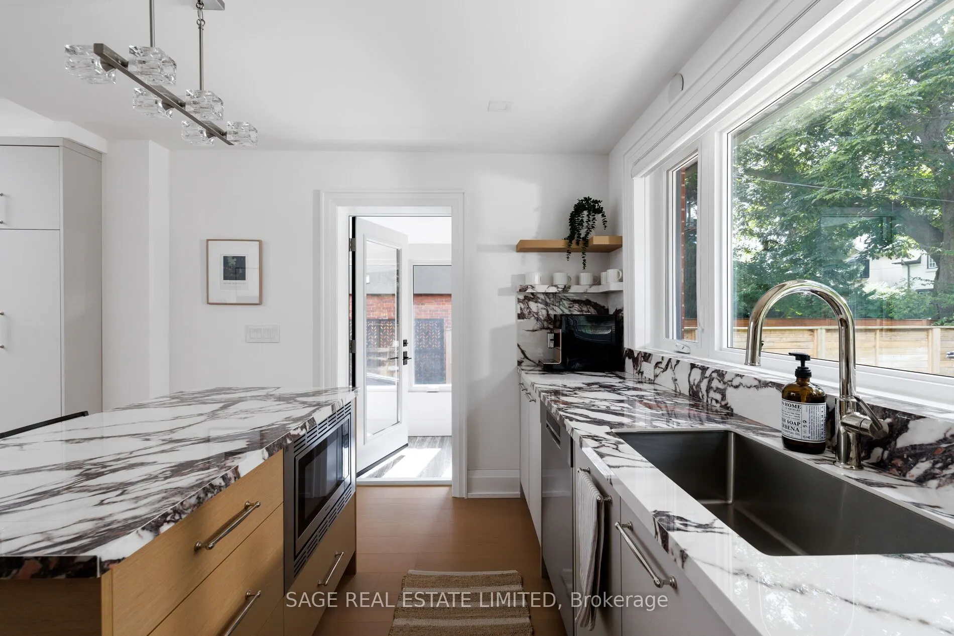 872 Royal York Road