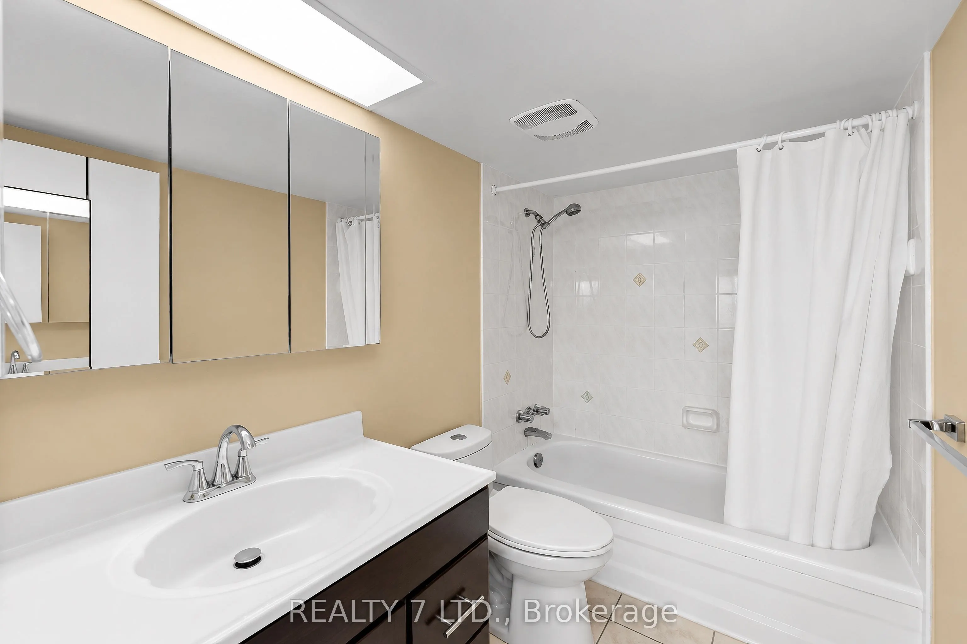 50 ELM Drive E #1507