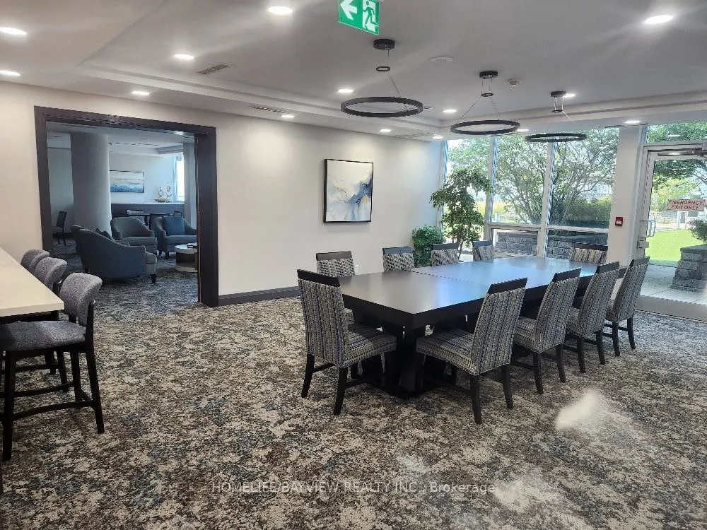 1900 Lake Shore Boulevard W #404