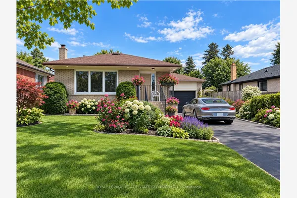 305 Queen Mary Drive