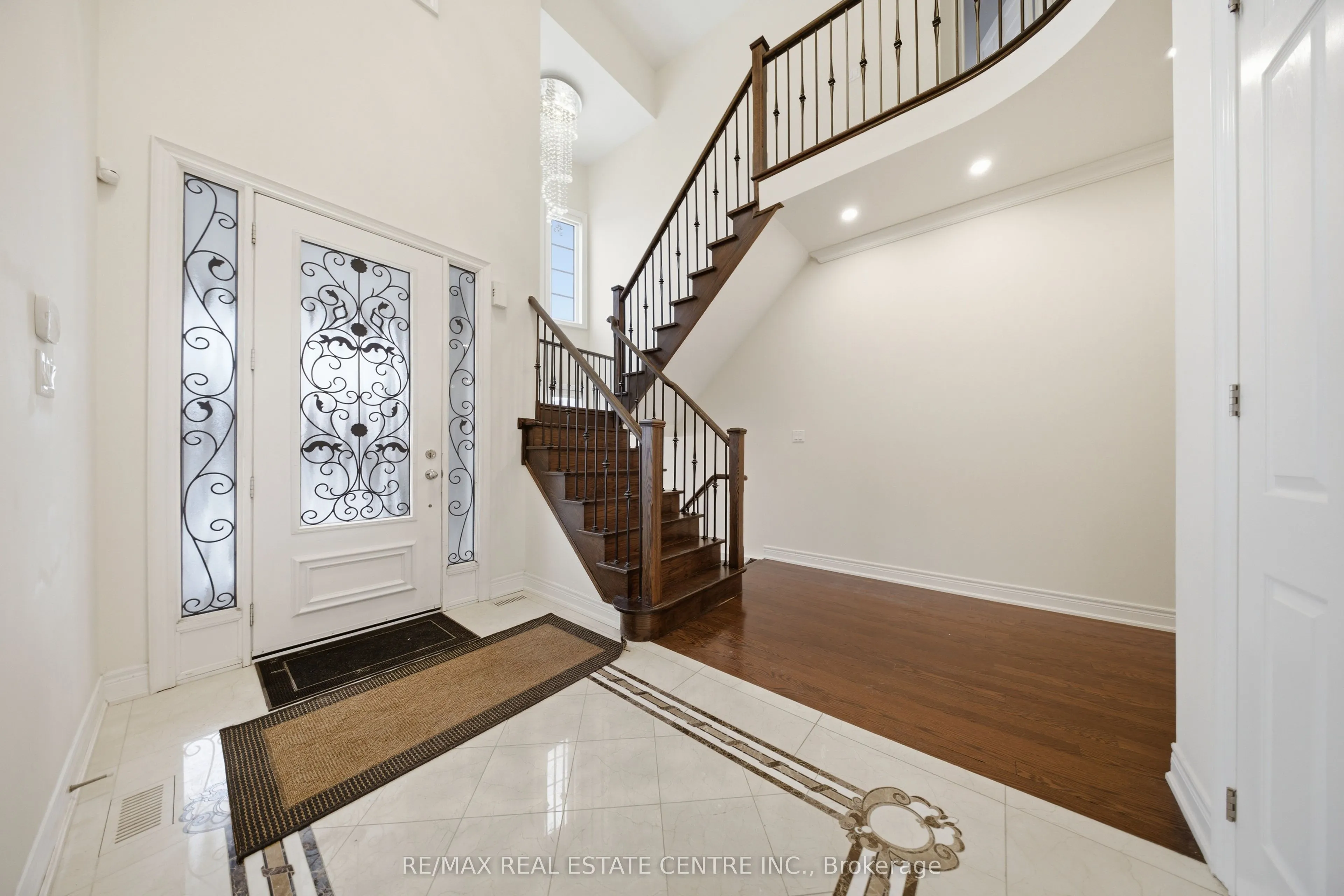3290 Erin Centre Boulevard
