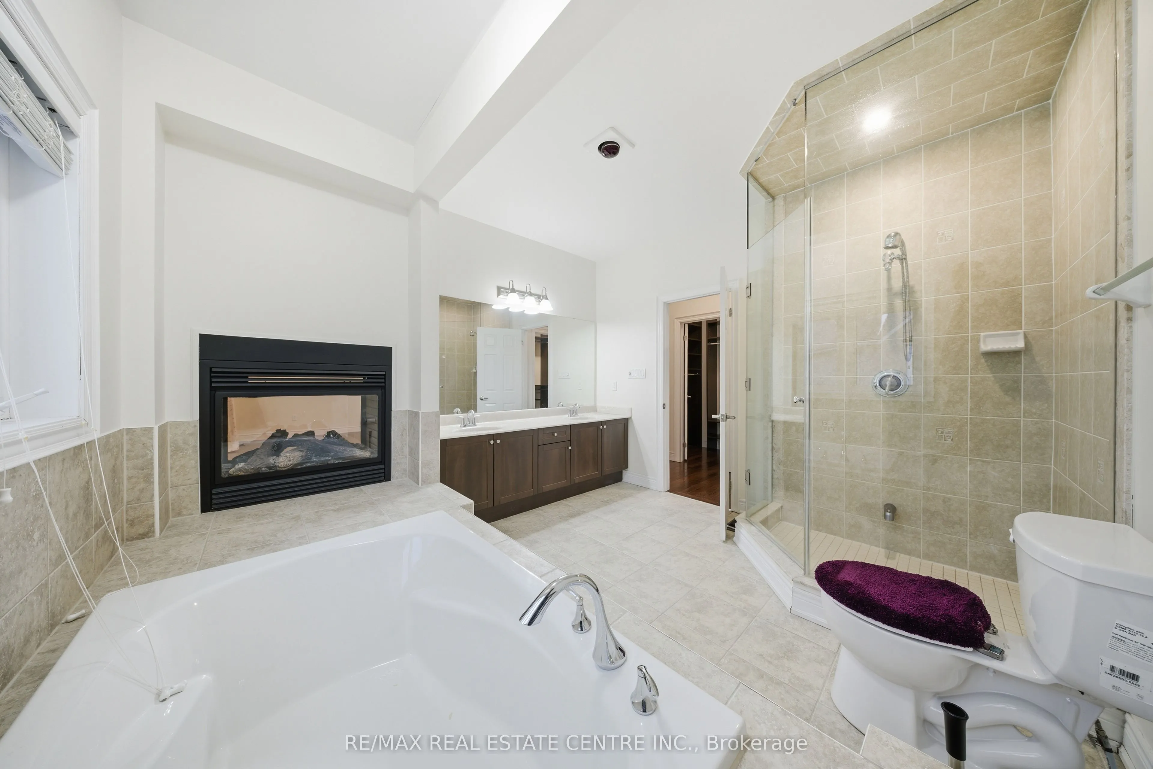 3290 Erin Centre Boulevard