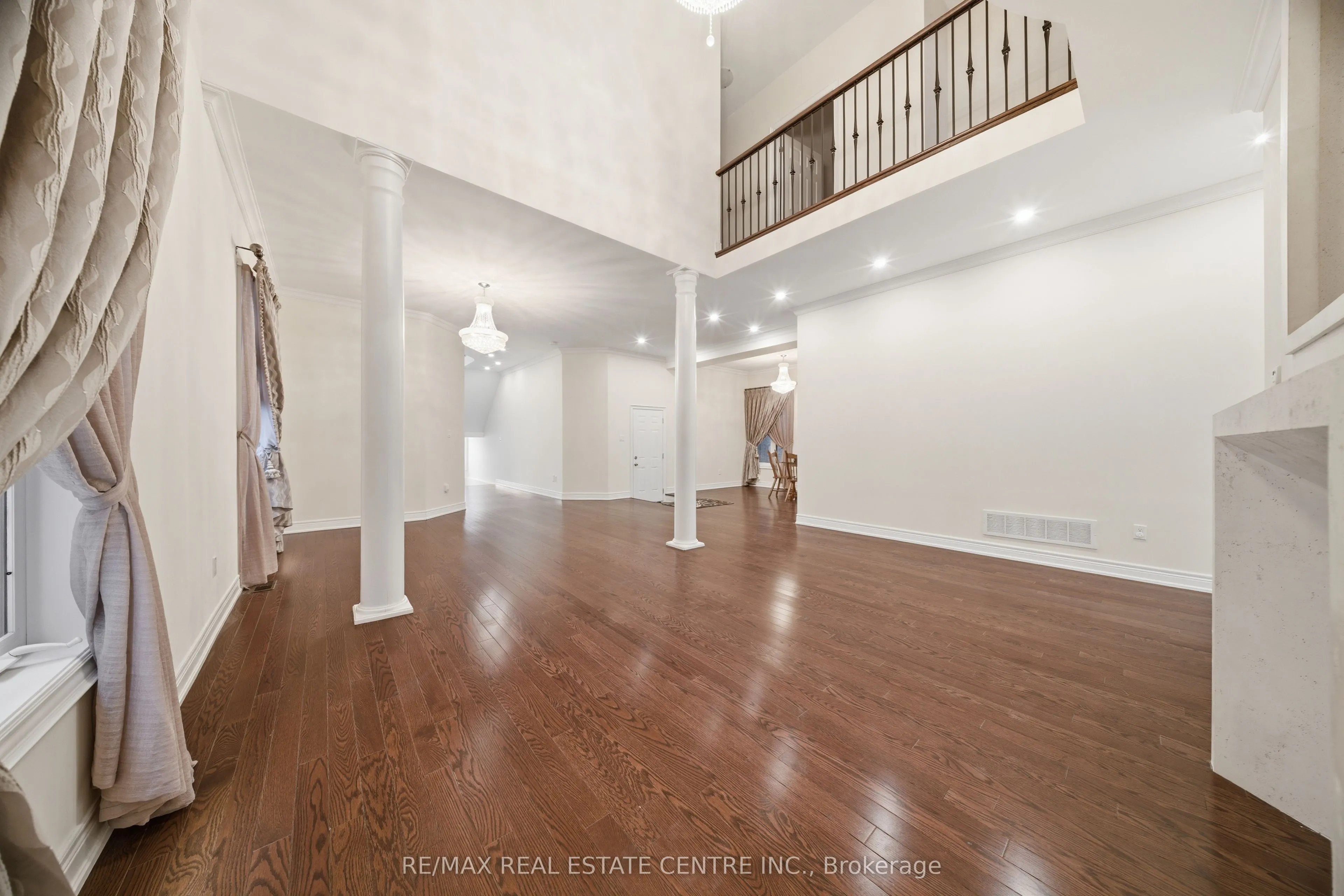 3290 Erin Centre Boulevard