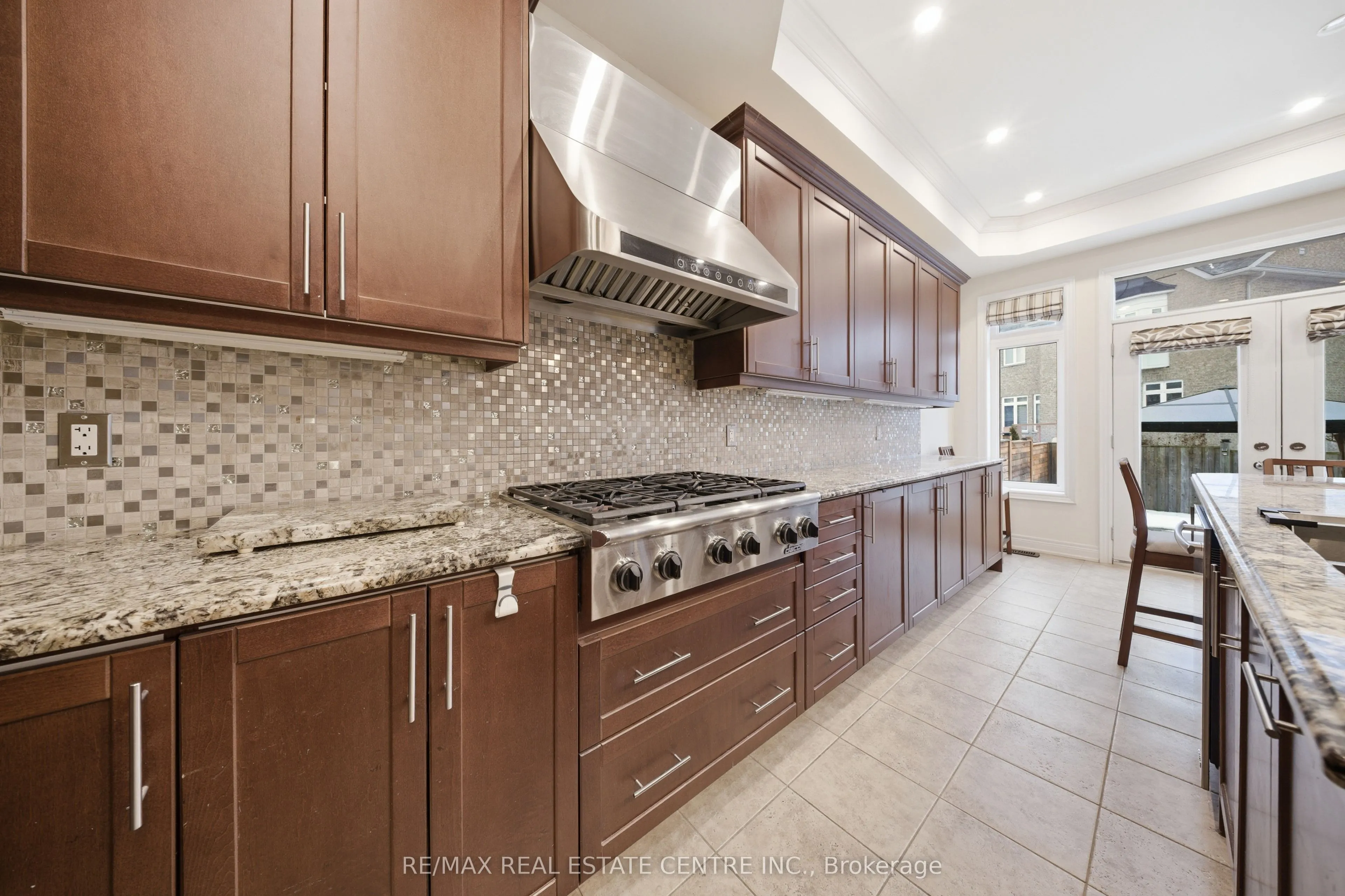 3290 Erin Centre Boulevard