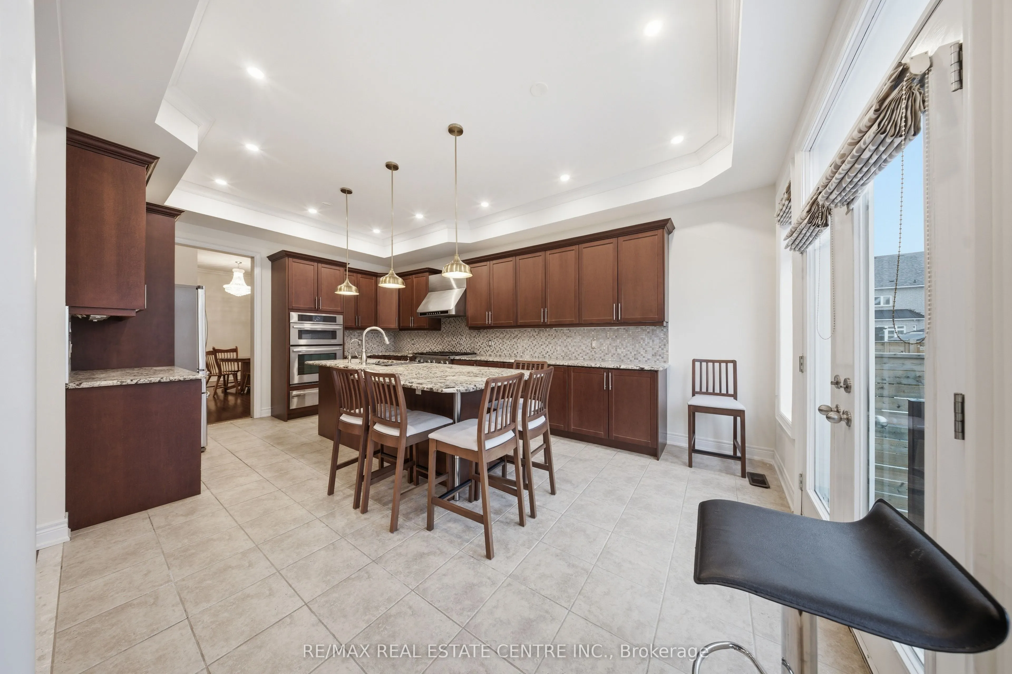 3290 Erin Centre Boulevard