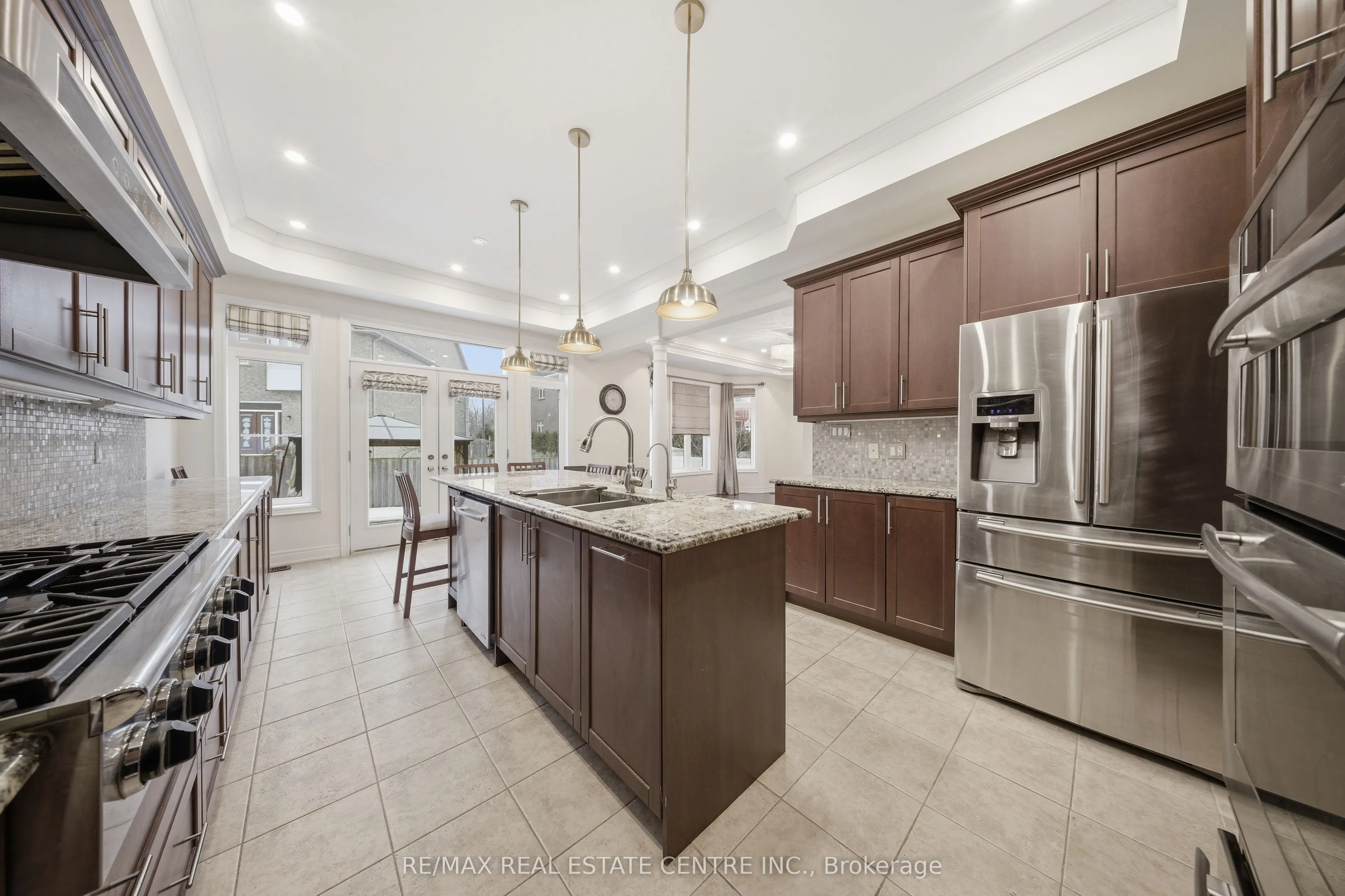 3290 Erin Centre Boulevard