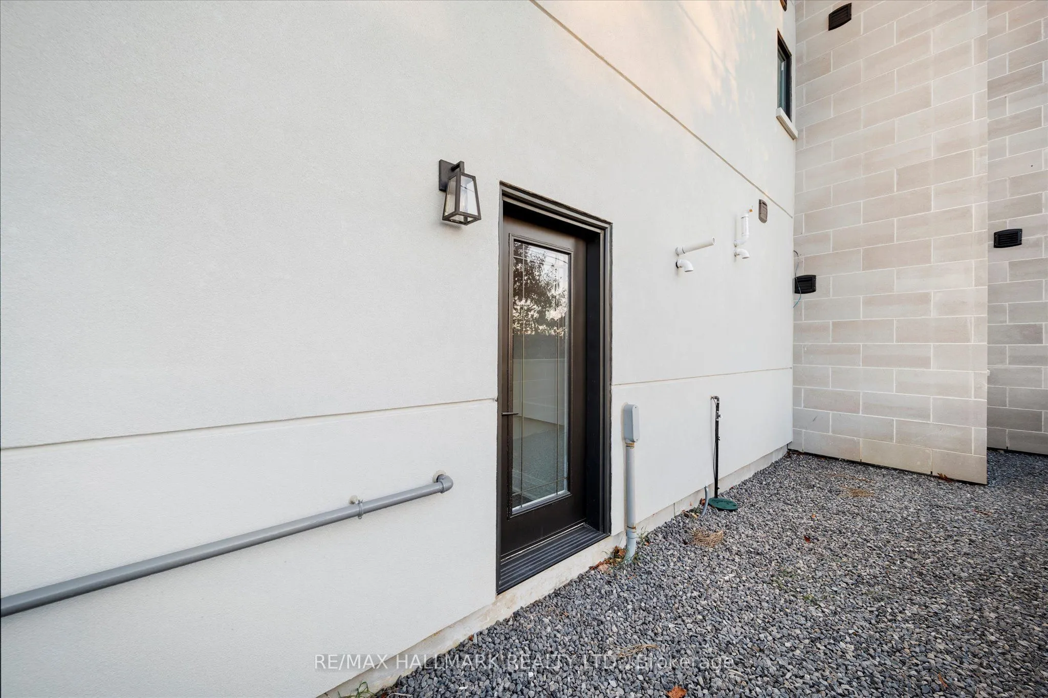 27 Antonio Court #1B