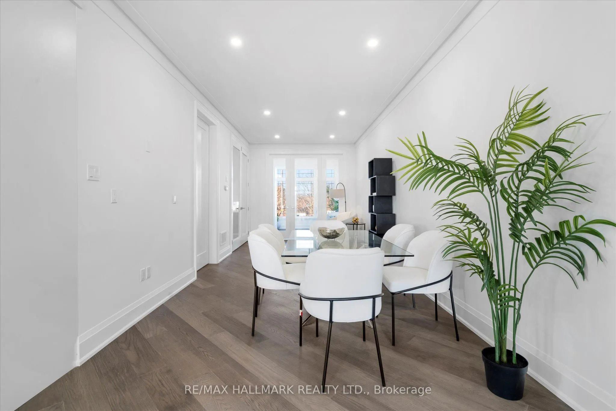 27 Antonio Court #1B