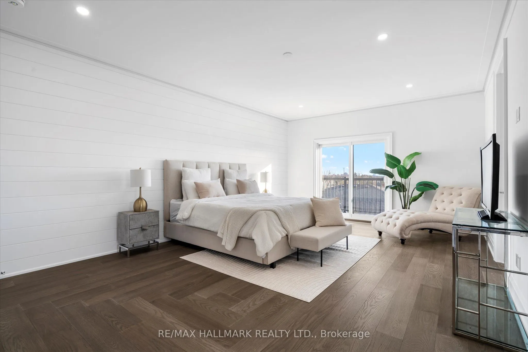 27 Antonio Court #1B