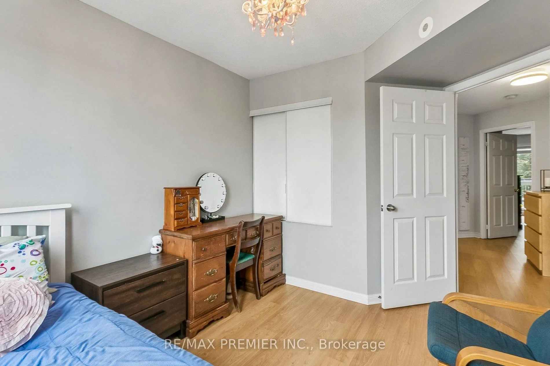 105 George Appleton Way #2152