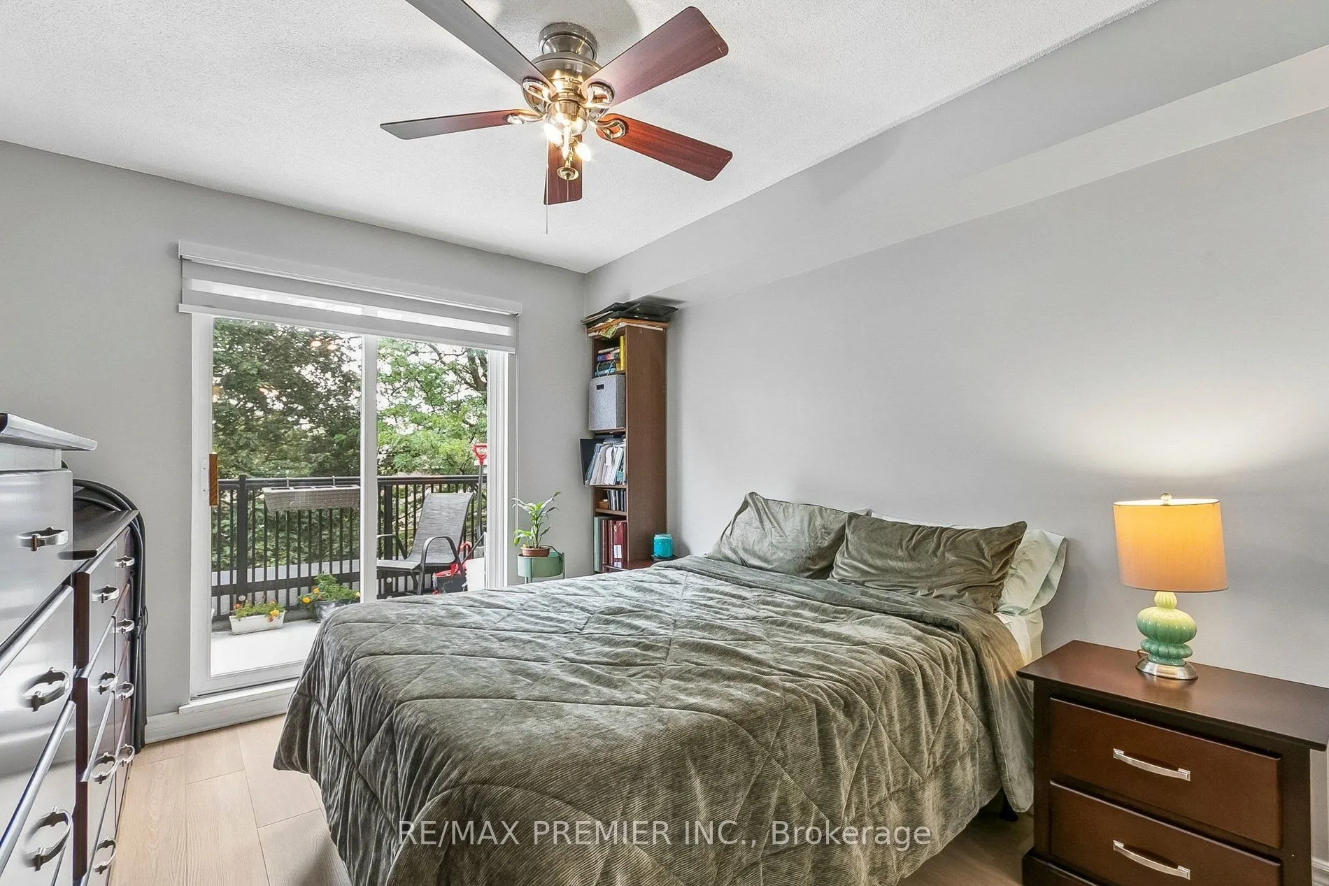 105 George Appleton Way #2152