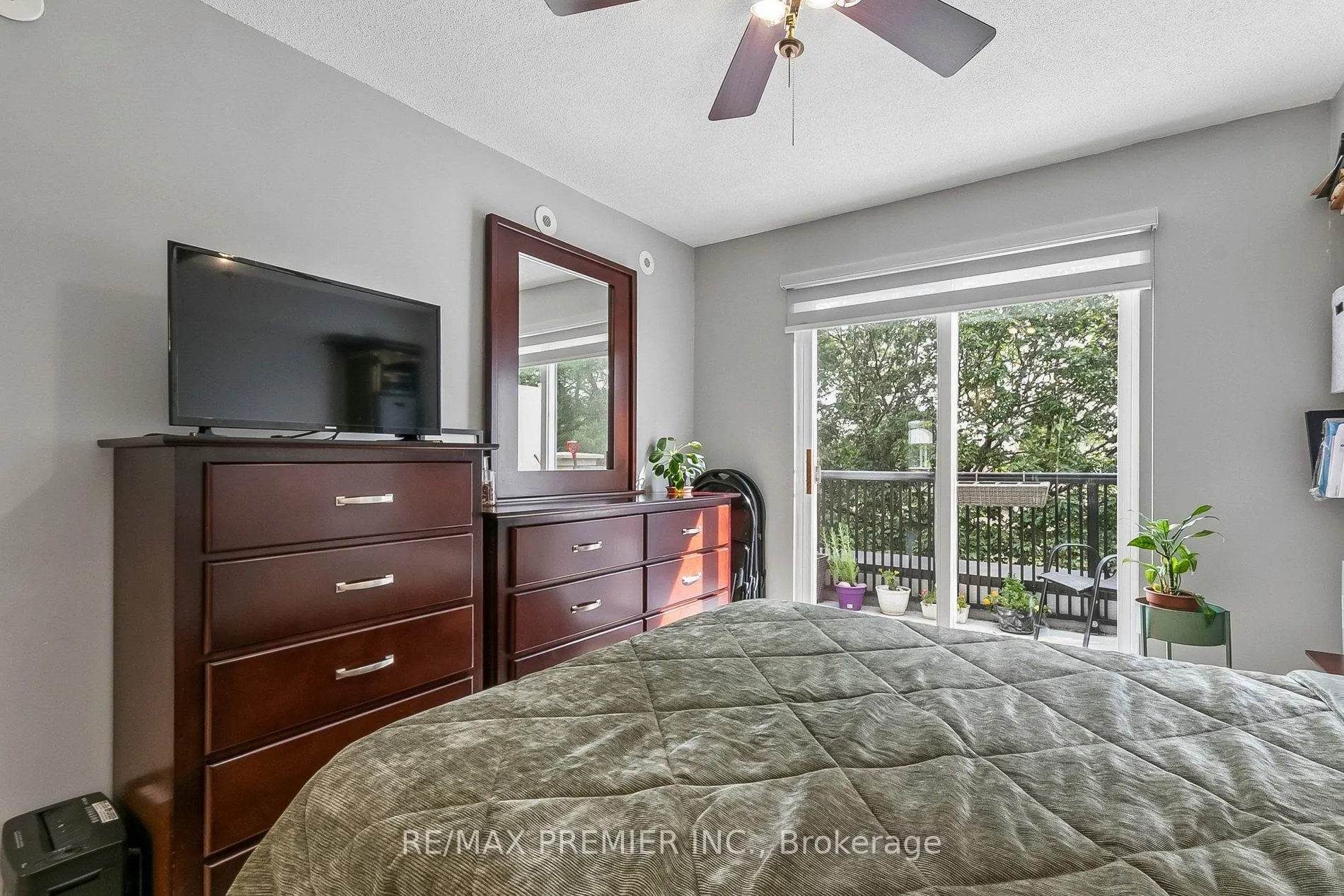 105 George Appleton Way #2152