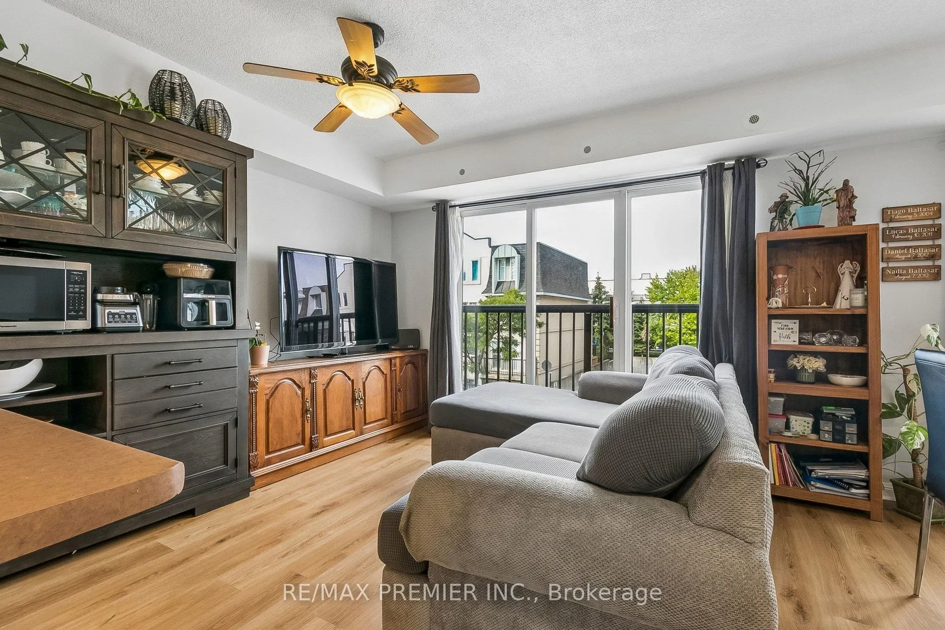 105 George Appleton Way #2152