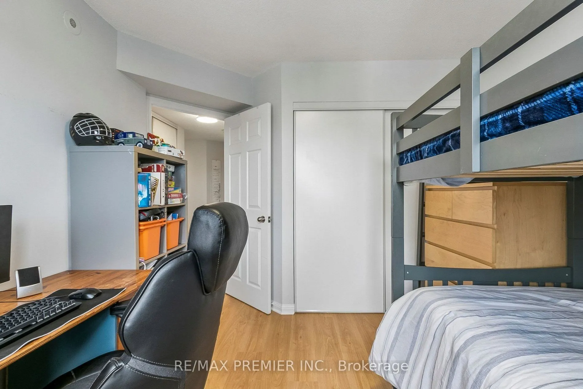 105 George Appleton Way #2152