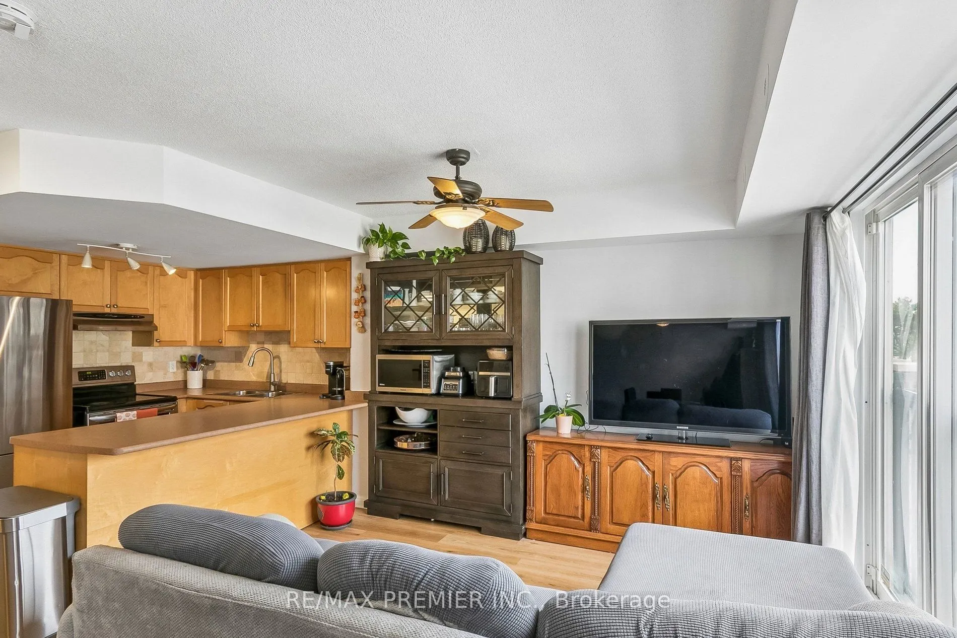 105 George Appleton Way #2152