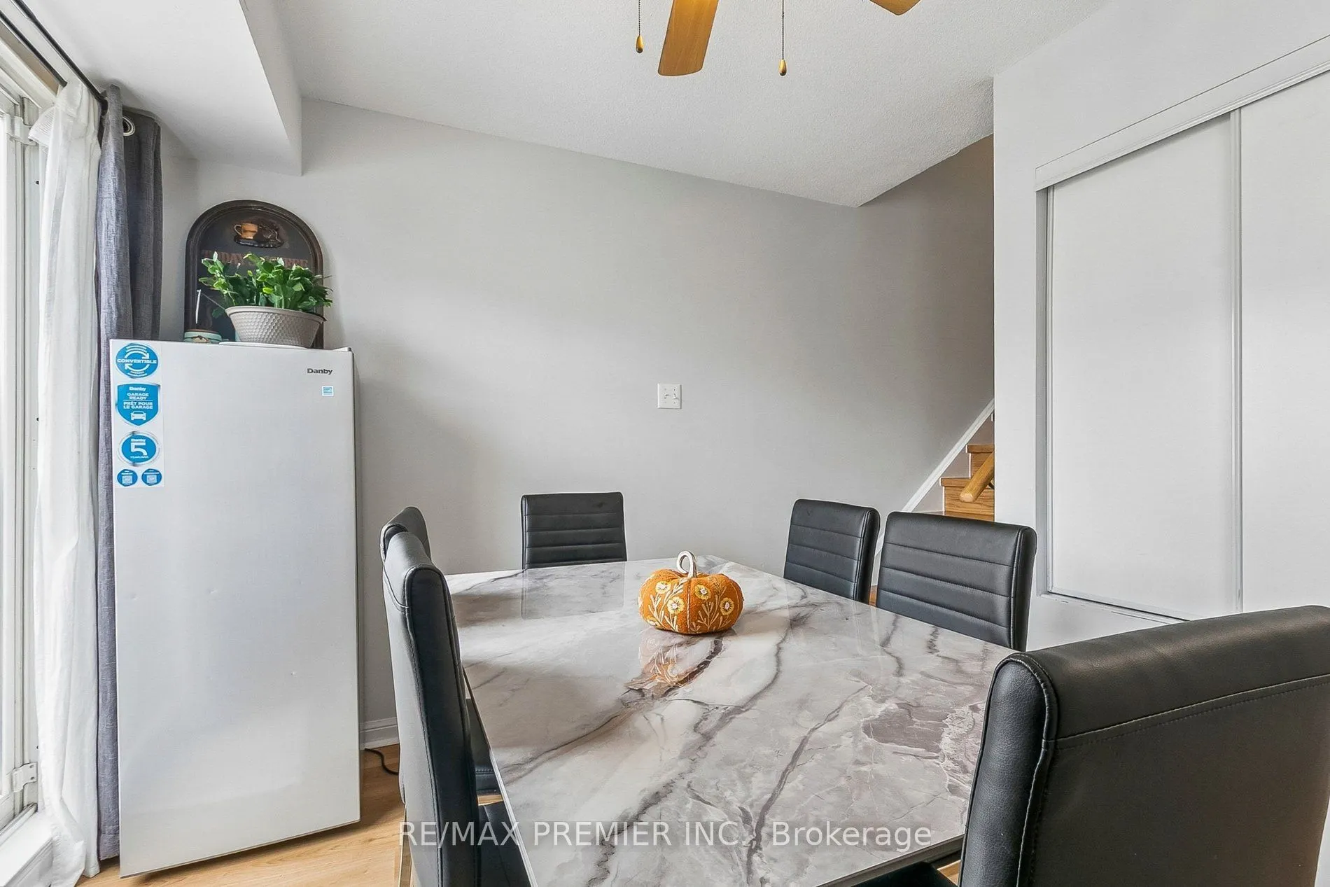 105 George Appleton Way #2152