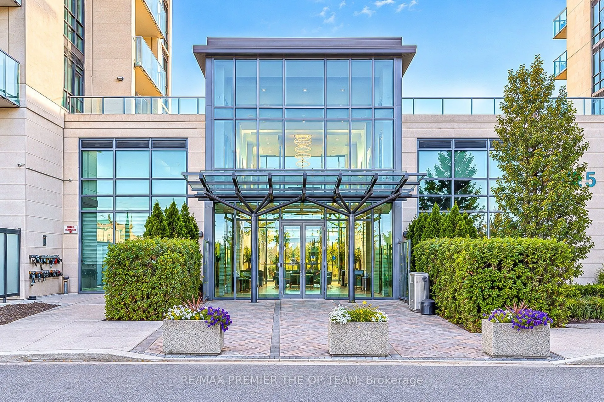 45 Yorkland Boulevard #105