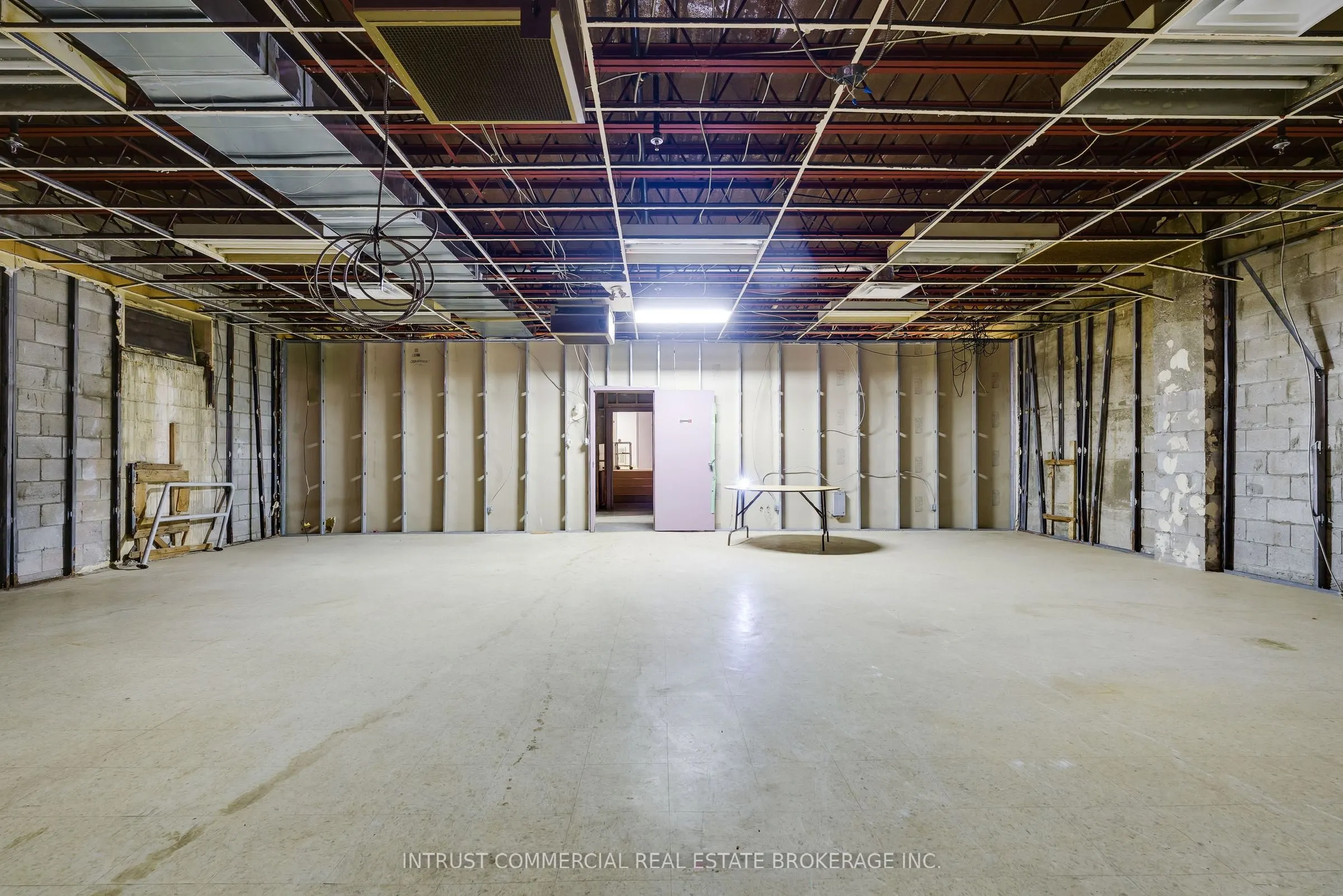 3278 Dundas Street W