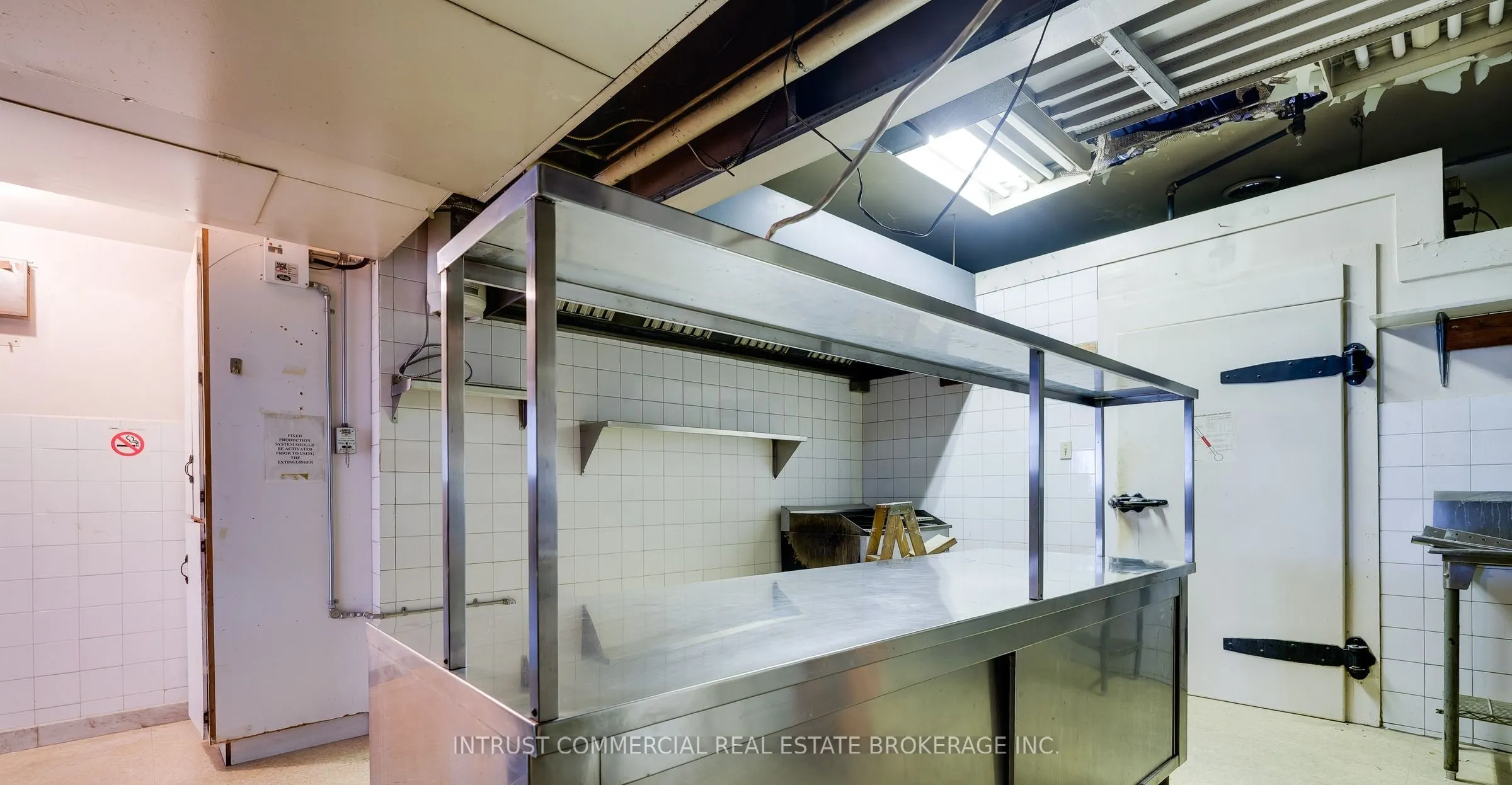 3278 Dundas Street W