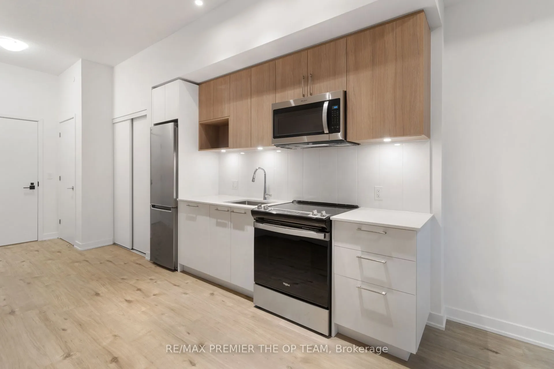 500 Plains Road E #204