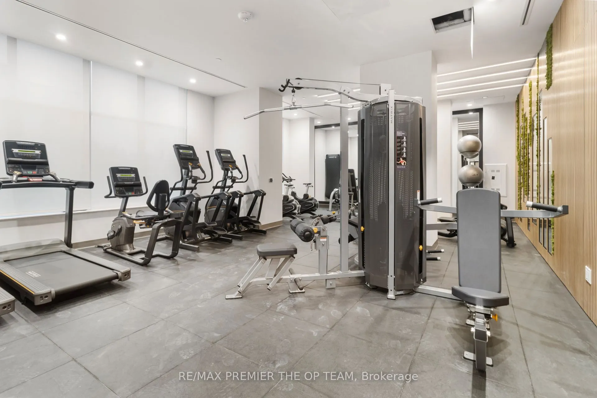 500 Plains Road E #204