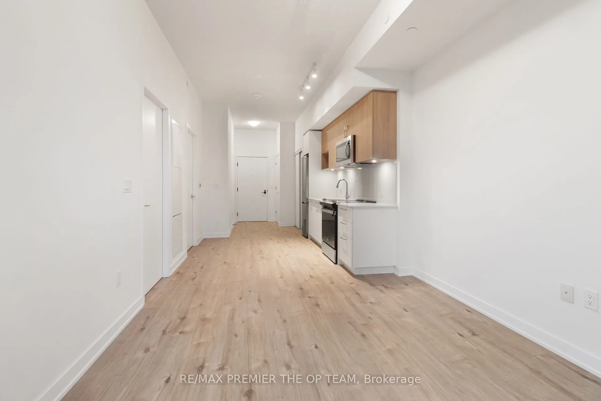 500 Plains Road E #204