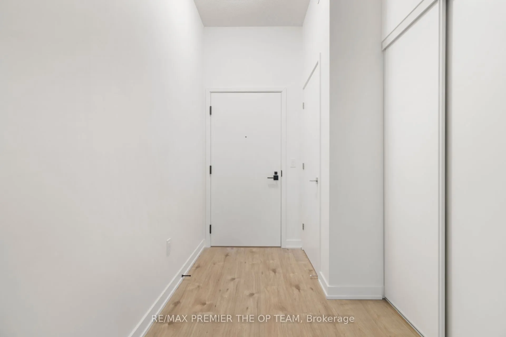 500 Plains Road E #204