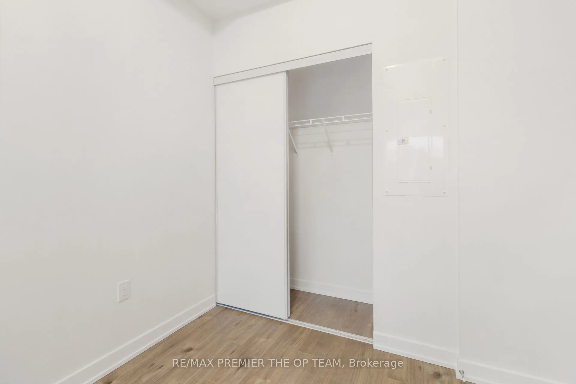500 Plains Road E #204