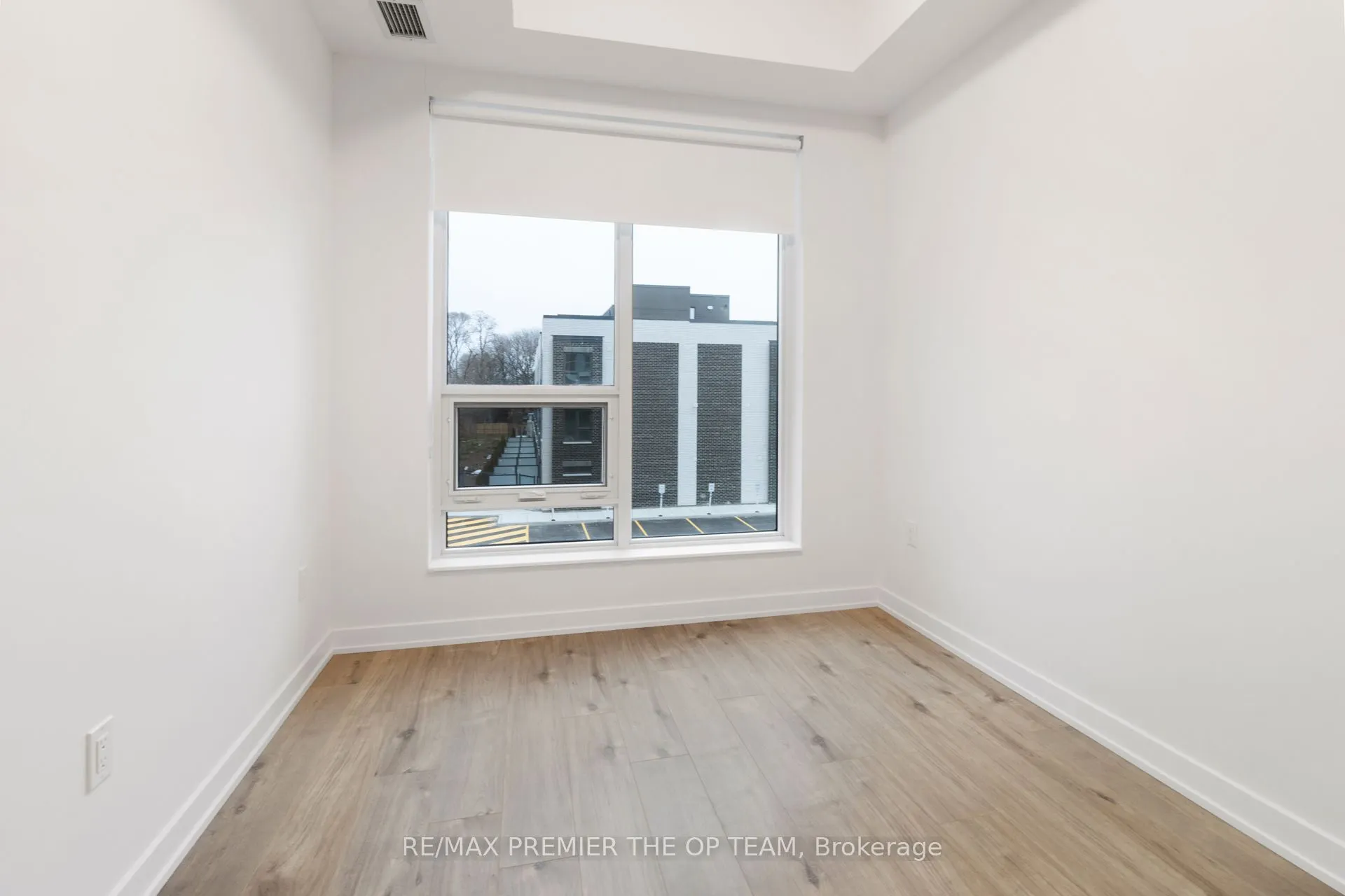 500 Plains Road E #204