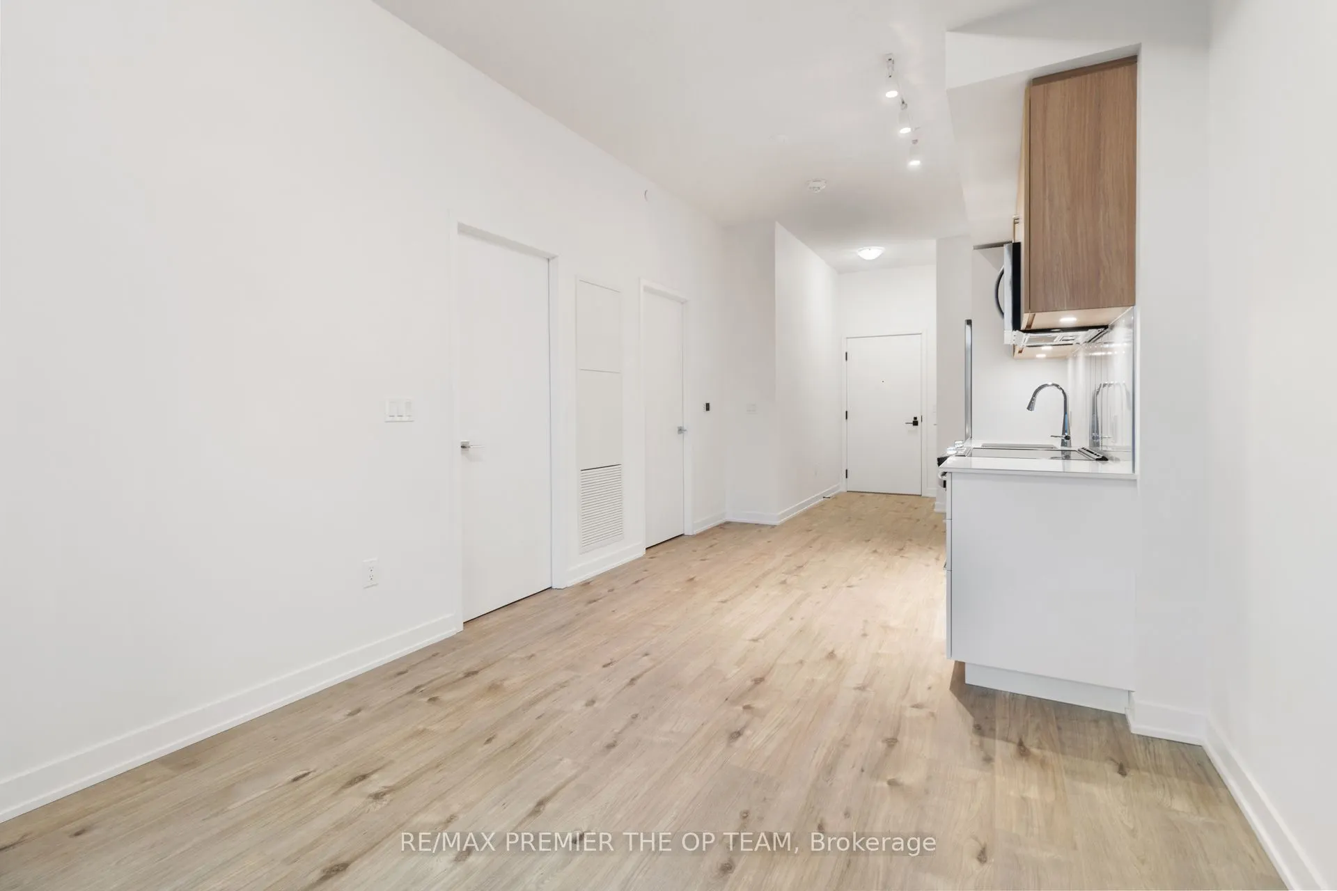 500 Plains Road E #204