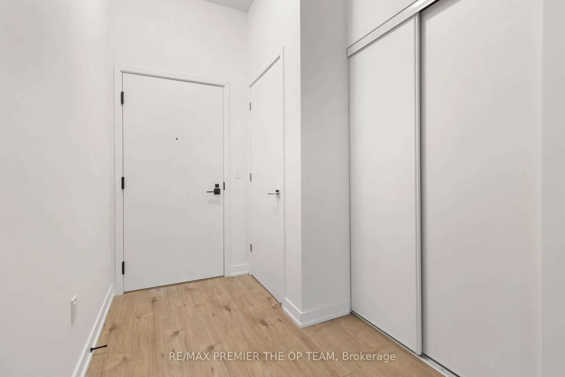 500 Plains Road E #204