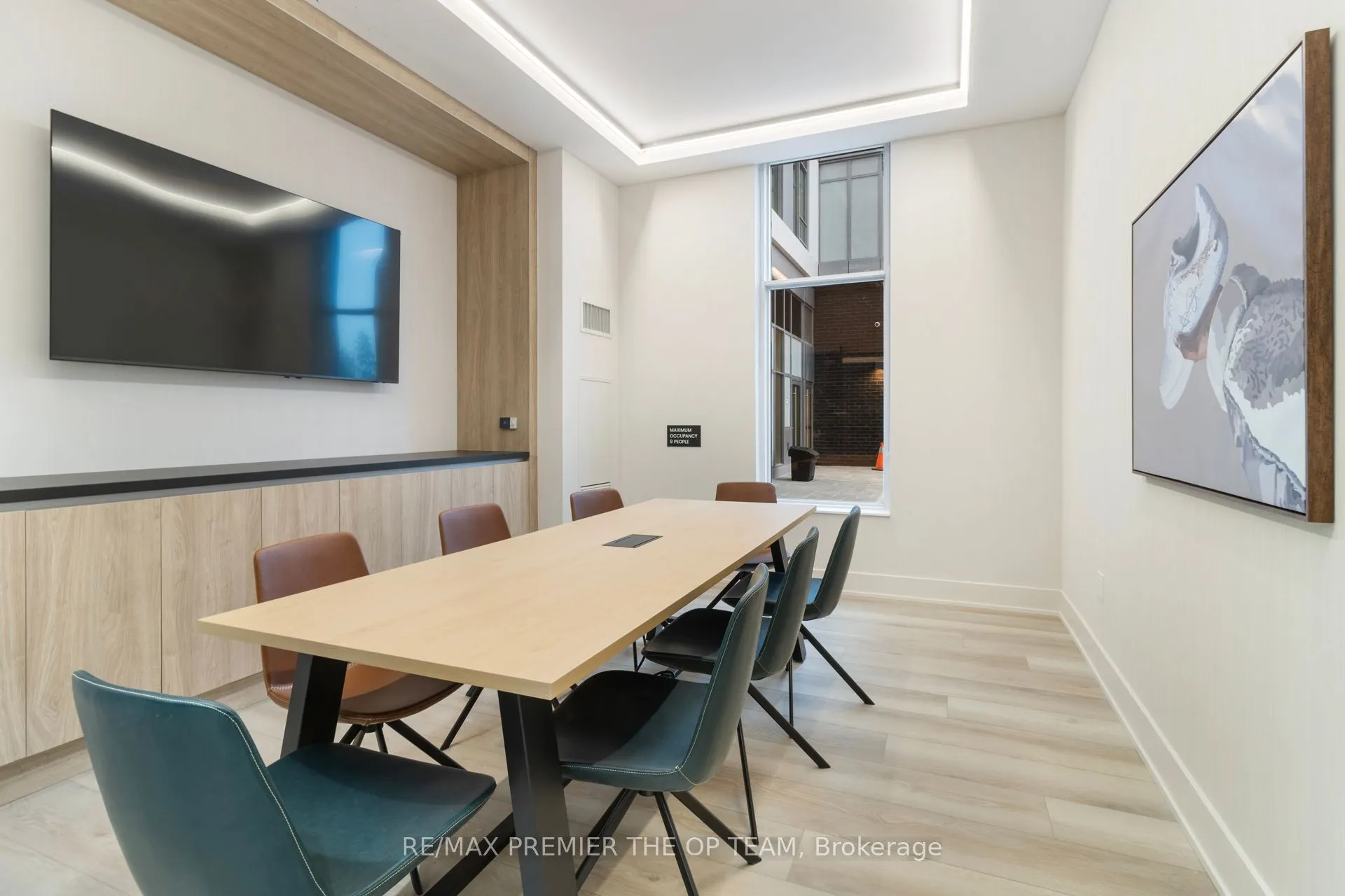 500 Plains Road E #204