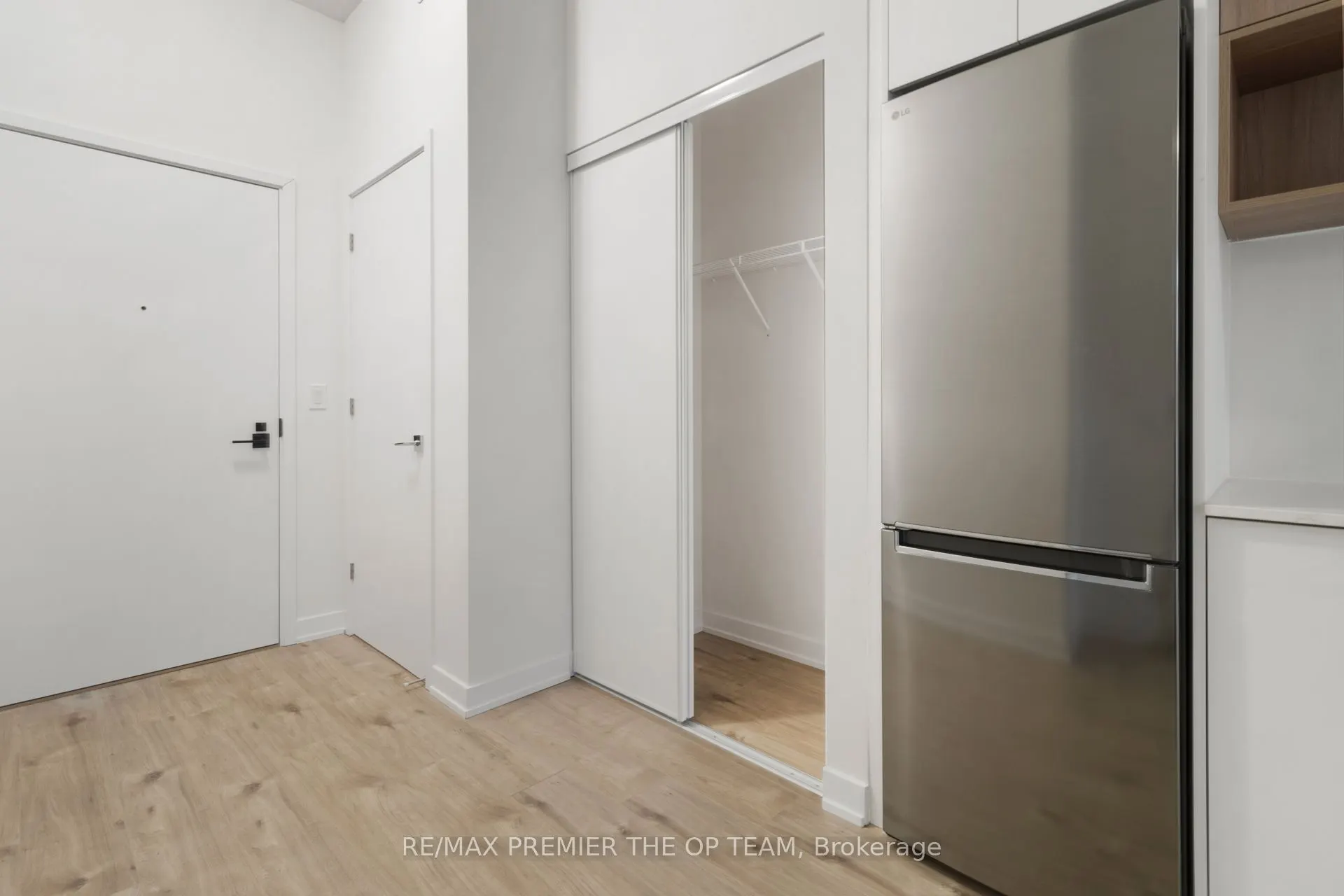 500 Plains Road E #204