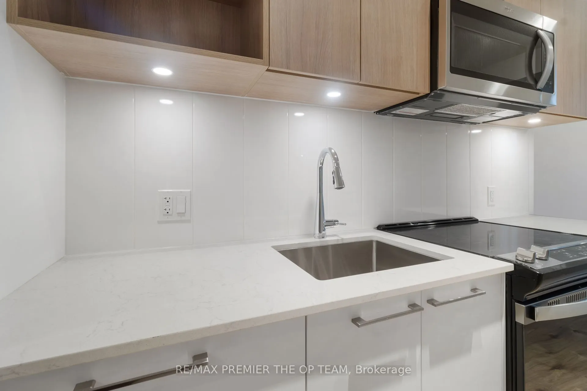 500 Plains Road E #204